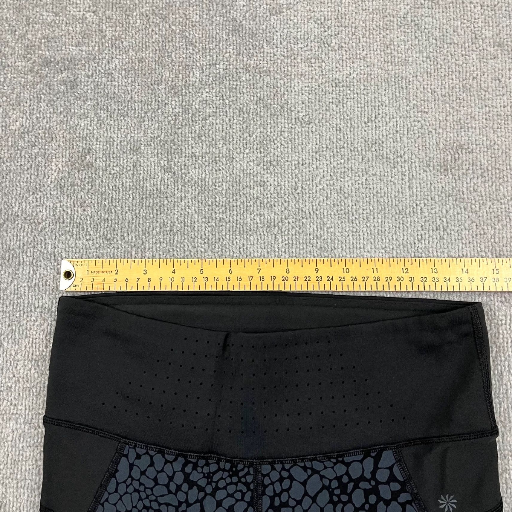 Athleta Athleta Leggings Capri Women Medium 20" Black Activewear Athletic Crocodile Stealth Elation Size 32" / US 10 / IT 46 - 4 Thumbnail