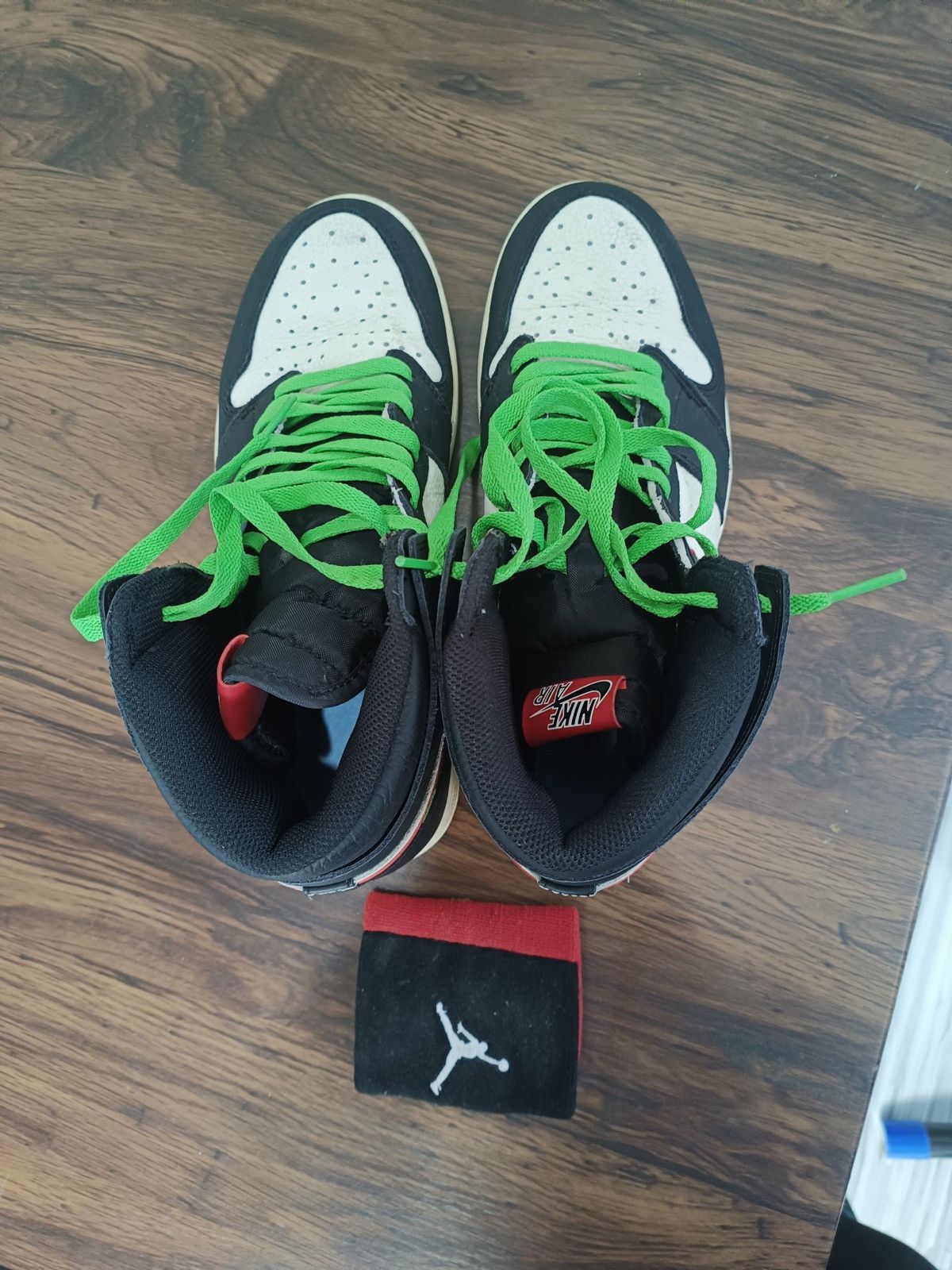 Nike ✅Freegift wristband, made 2018 Air Jordan 1 Retro High OG Size US 10.5 / EU 43-44 - 10 Thumbnail