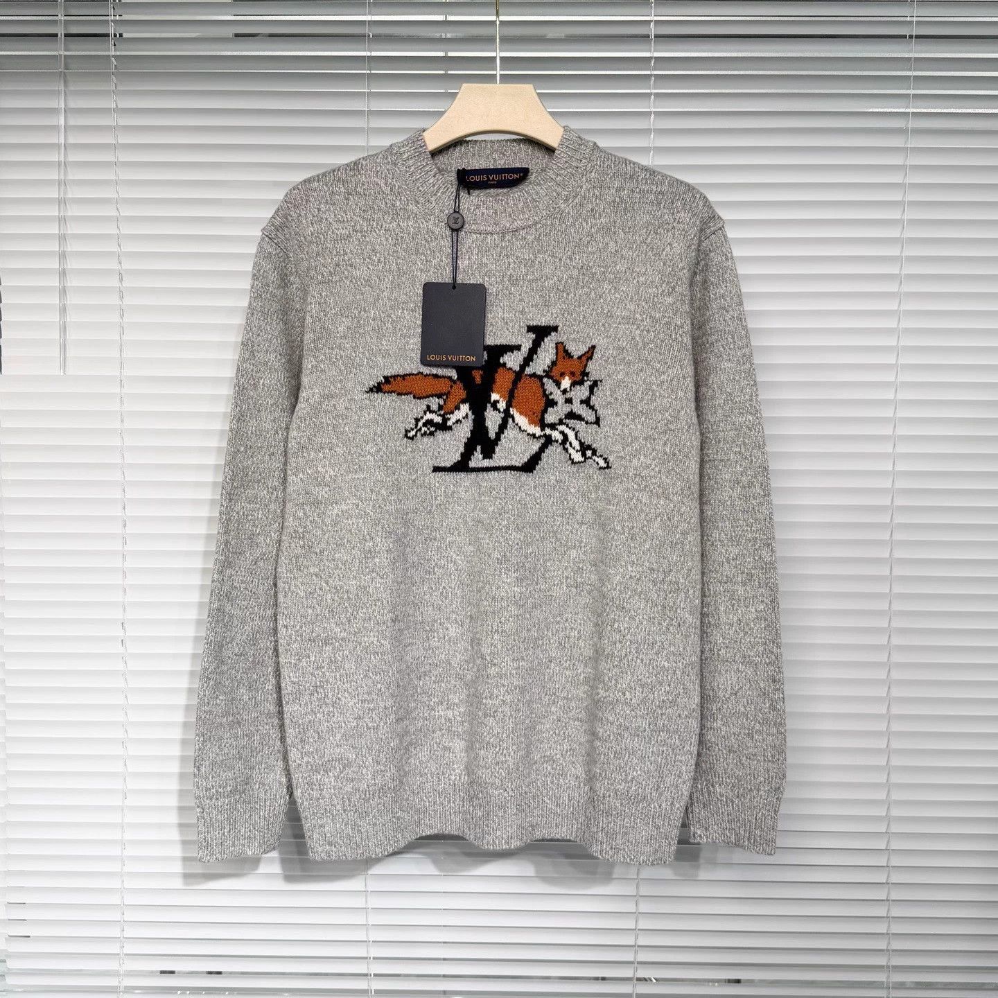 Louis Vuitton LV Monogram Fox Wool Cashmere Sweater M Grey Size US M / EU 48-50 / 2 - 1 Thumbnail