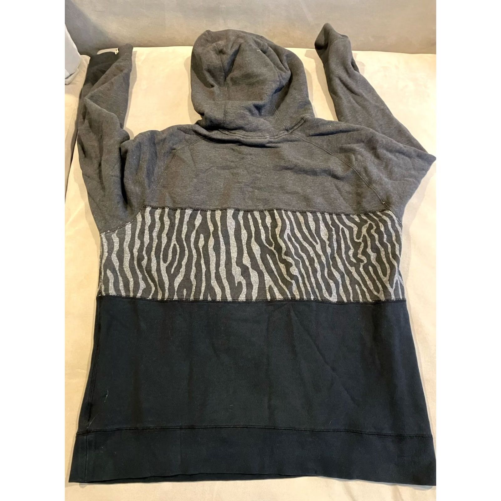 Nike Nike LeBron James Zebra Print Hoodie - Men's XL Gray Pullover Hooded Hoodie Size US XL / EU 56 / 4 - 6 Thumbnail