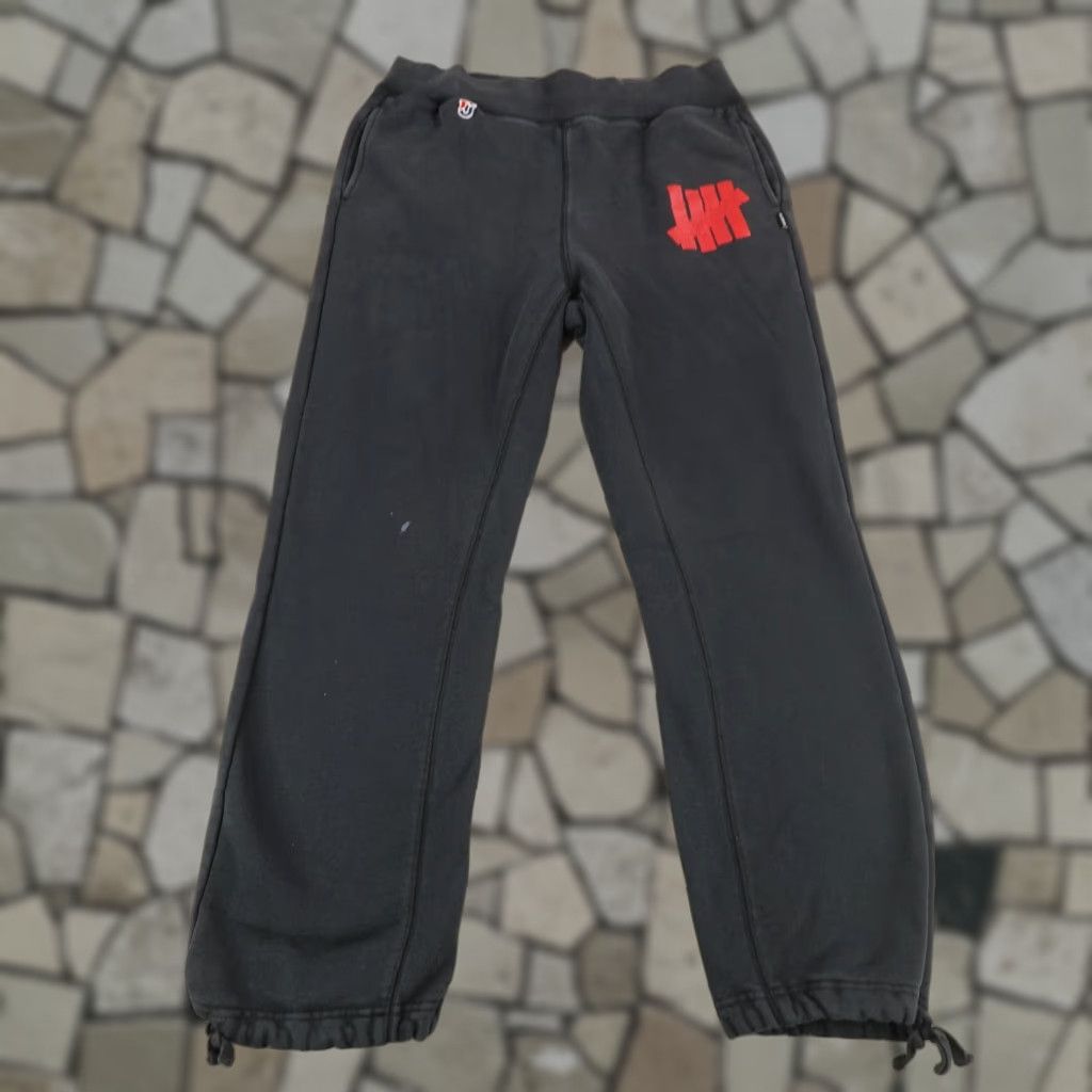 Undefeated VINTAGE Undefeated Pants Mens Medium Black Joggers Tapered Sweatpants M Black Athleisure Sports Mens Size US 31 - 1 Thumbnail