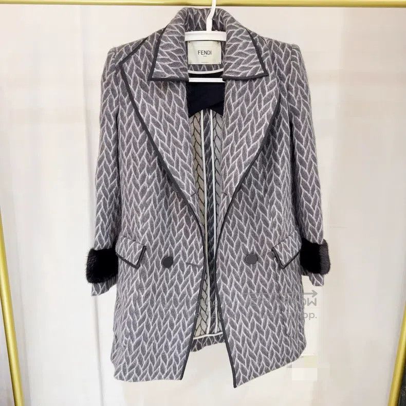 Fendi Fendi Mid-Length Coat Size XS / US 0-2 / IT 36-38 - 1 Thumbnail
