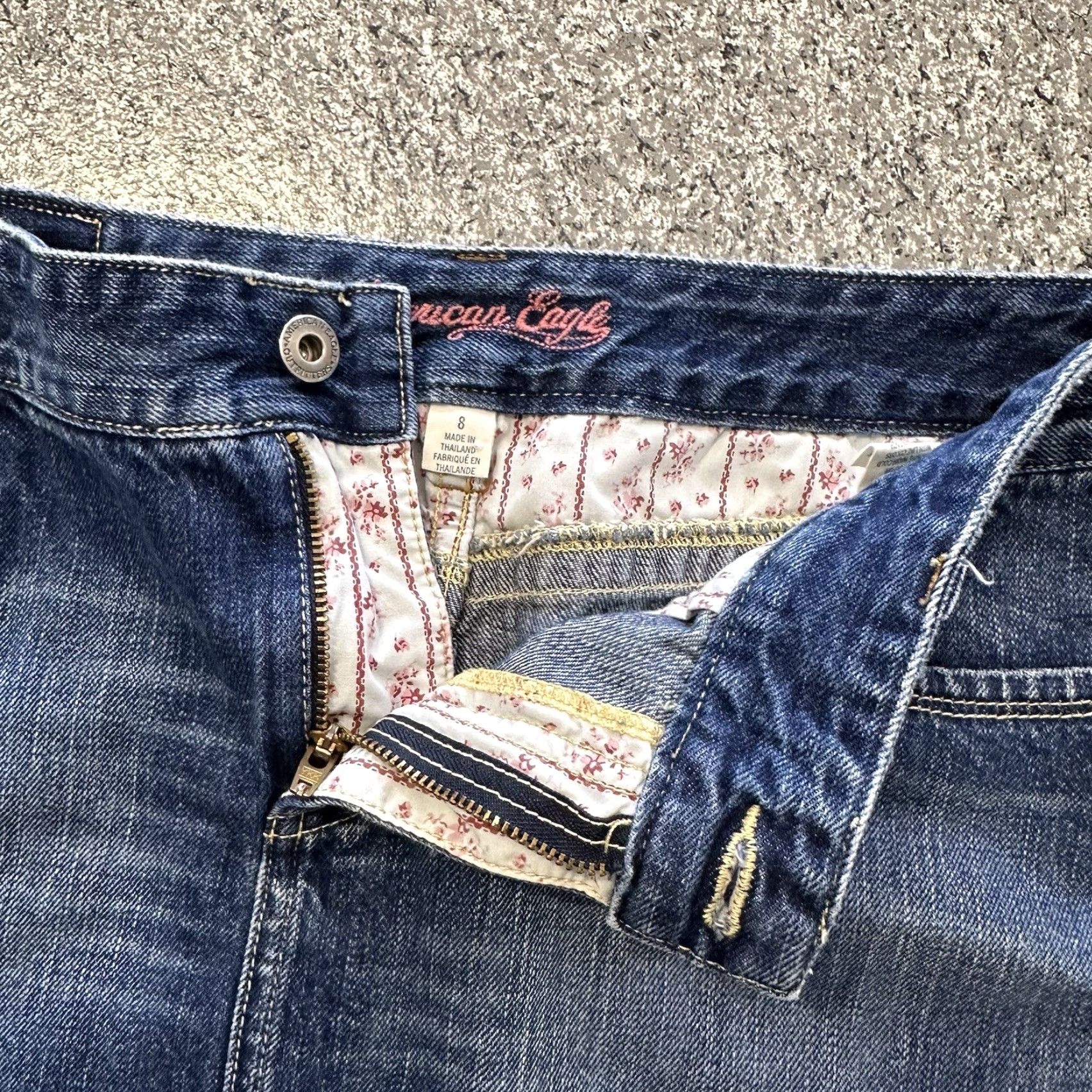 American Eagle Outfitters VINTAGE American Eagle Denim Skirt Mini Womens 8 Blue Distressed Hem 31x12 Y2K Size 30" / US 8 / IT 44 - 6 Thumbnail