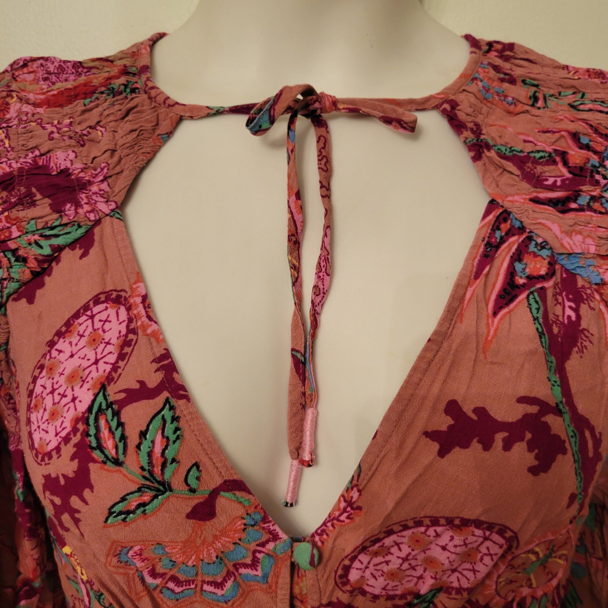 Anthropologie Anthropologie M Bohemian Floral Maxi Dress Flutter Sleeves V Size M / US 6-8 / IT 42-44 - 9 Thumbnail