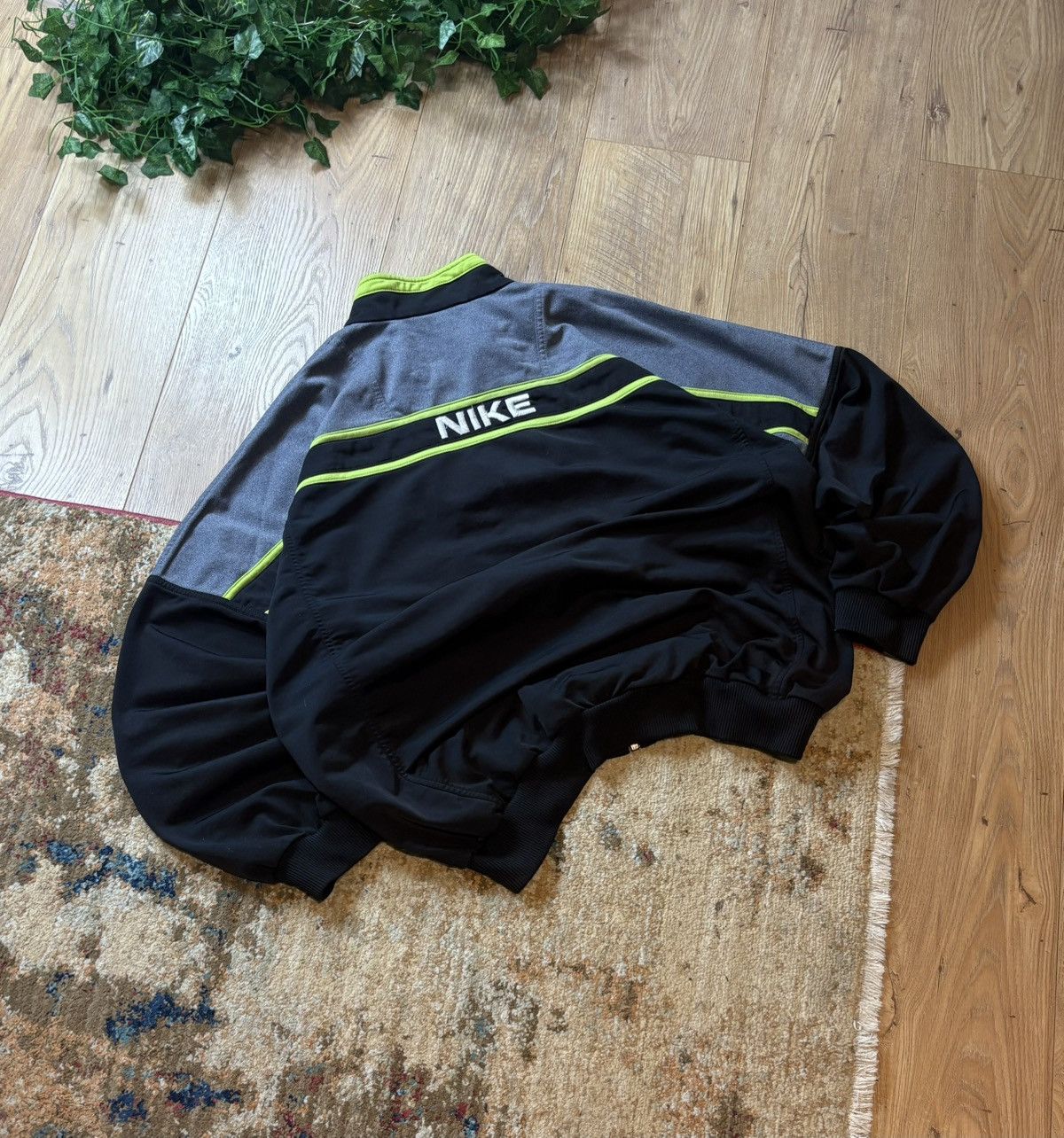 Nike 90s Nike Vintage Track Zip Jacket Double Logo Rare Y2K Size US L / EU 52-54 / 3 - 2 Thumbnail