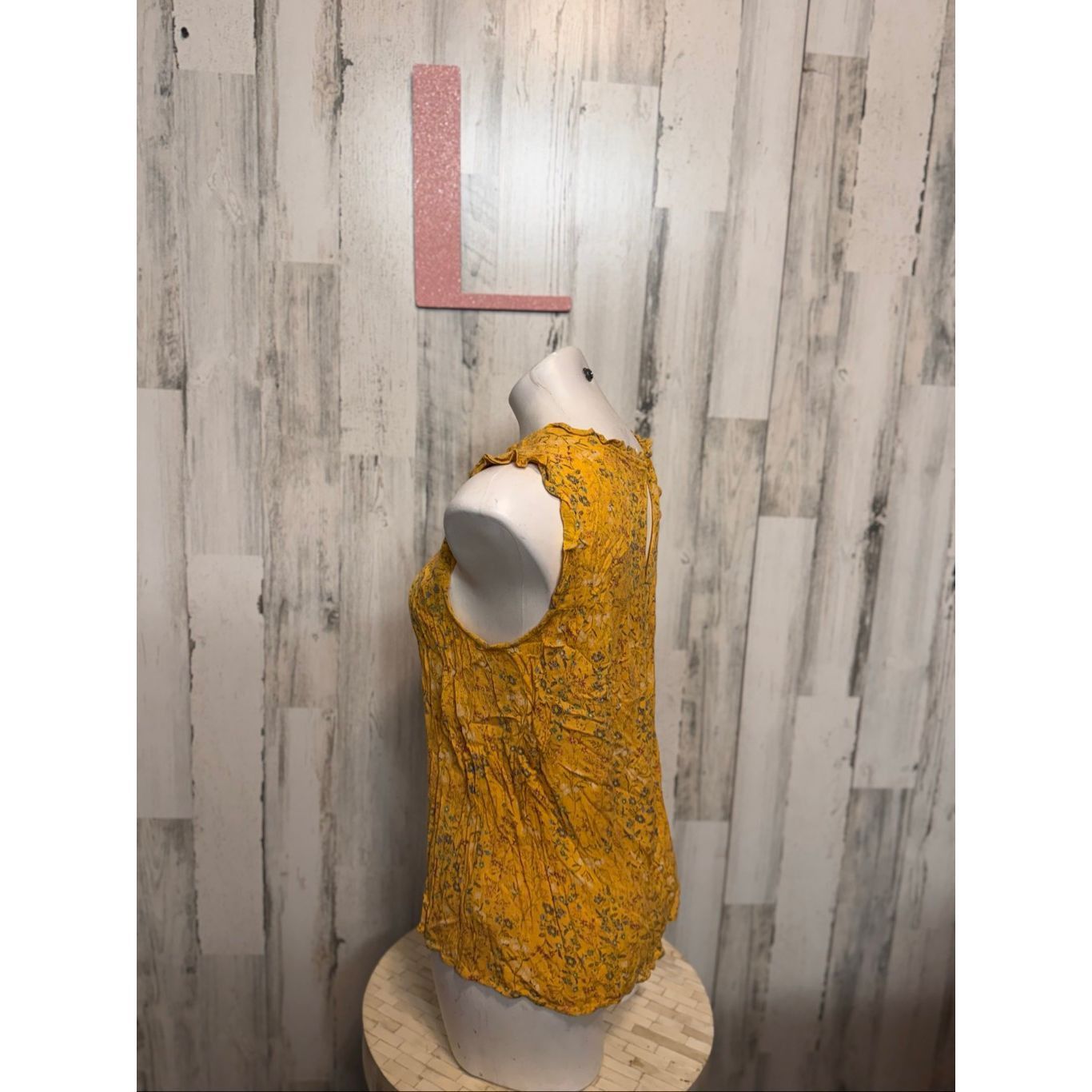 Old Navy Old Navy Yellow Floral Textured Tank Top Women’s Large | Boh Size L / US 10 / IT 46 - 2 Thumbnail