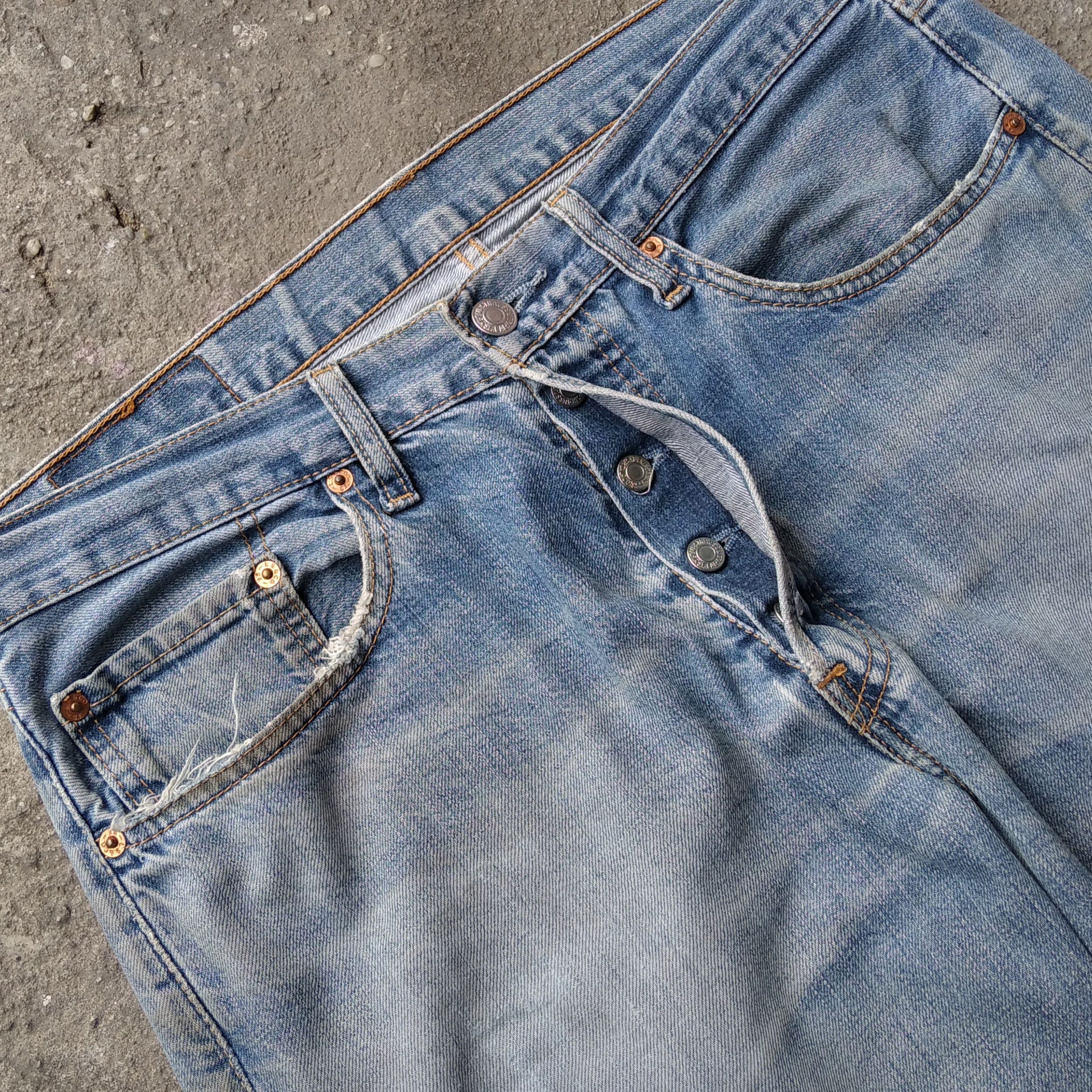 4GSELLER Vintage Early 00's LEVIS 501 Thrashed Jeans Size US 34 / EU 50 - 3 Thumbnail