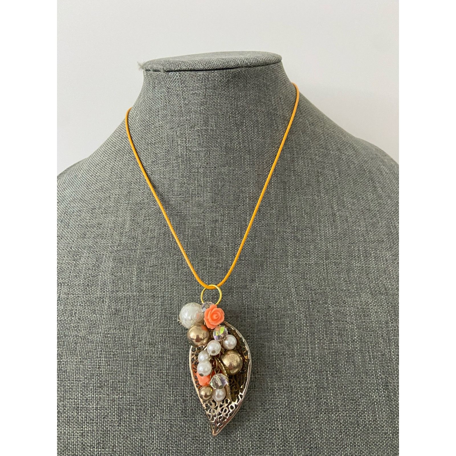 Handmade leaf pendant necklace Size ONE SIZE - 1 Thumbnail