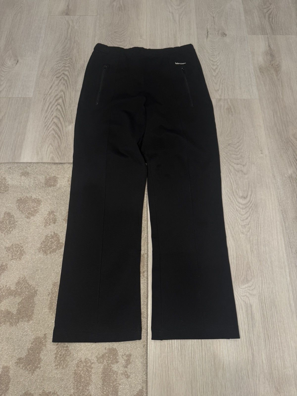 Balenciaga f/w 2017 small logo sweatpants!! Size US 28 / EU 44 - 1 Thumbnail