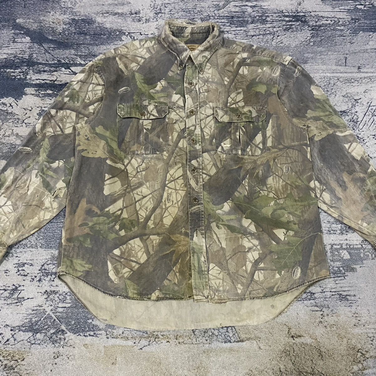 Japanese Brand × Realtree × Vintage Vintage Realtree Hardwoods by Duxbak Thrasher Button Up Size US XL / EU 56 / 4 - 2 Thumbnail