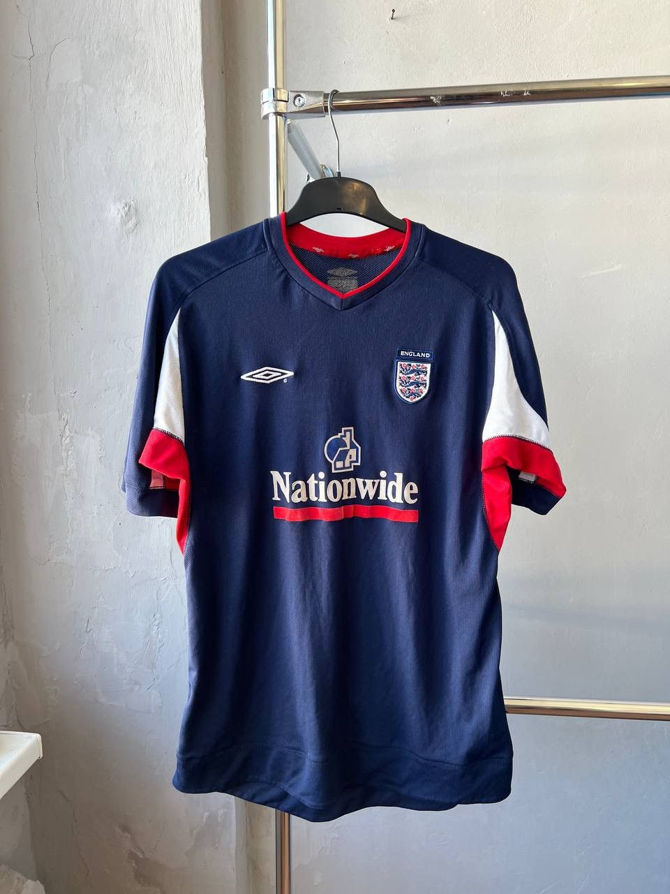 Umbro 2005/06 ENGLAND TEAM TRAINING SOCCER JERSEY FOOTBALL SHIRT L Size US L / EU 52-54 / 3 - 2 Thumbnail