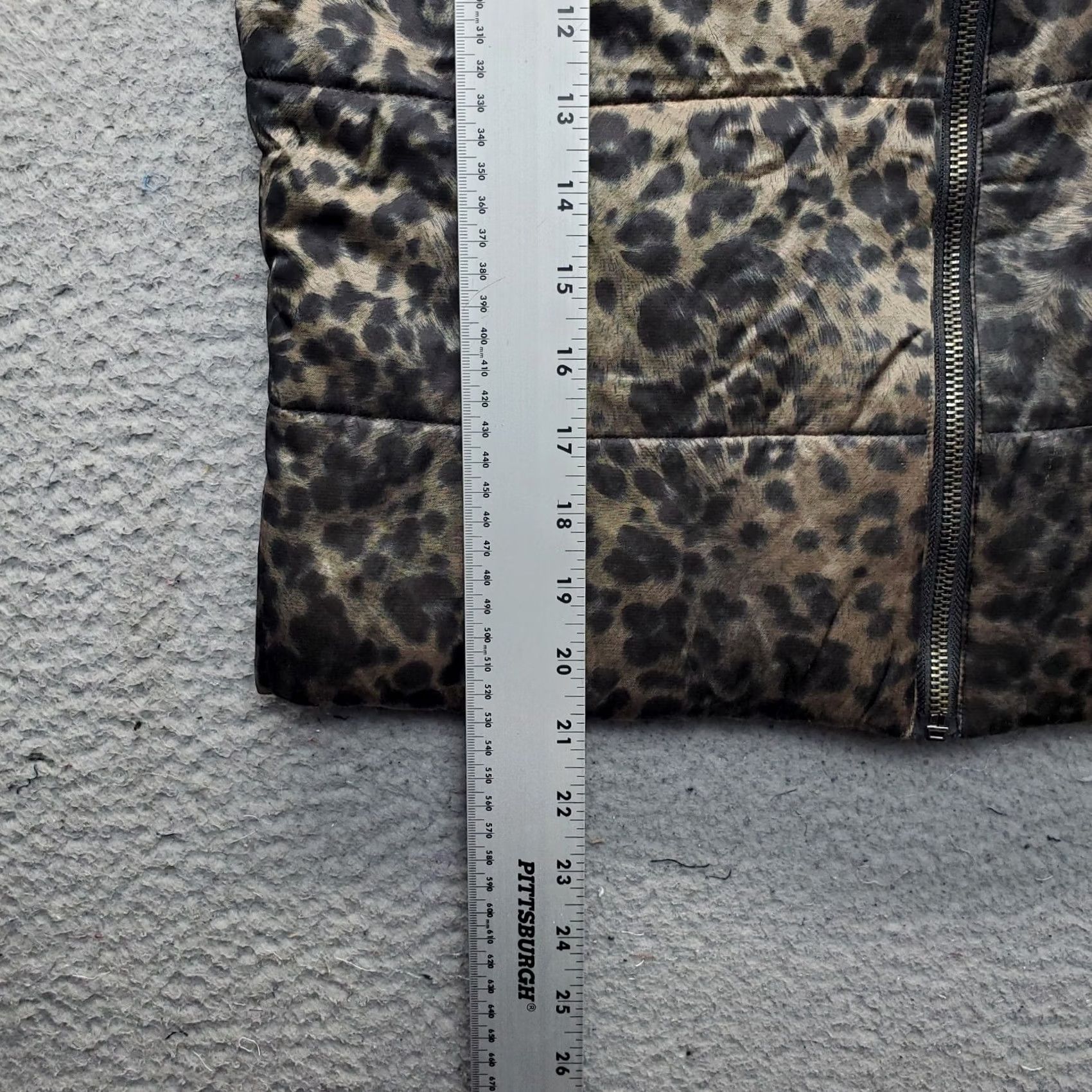Kenneth Cole Kenneth Cole Puffer Vest Womens Petites S Multi Cheetah Print Sleeveless Full Zip - Womens Size PS Vest Size S / US 4 / IT 40 - 3 Thumbnail