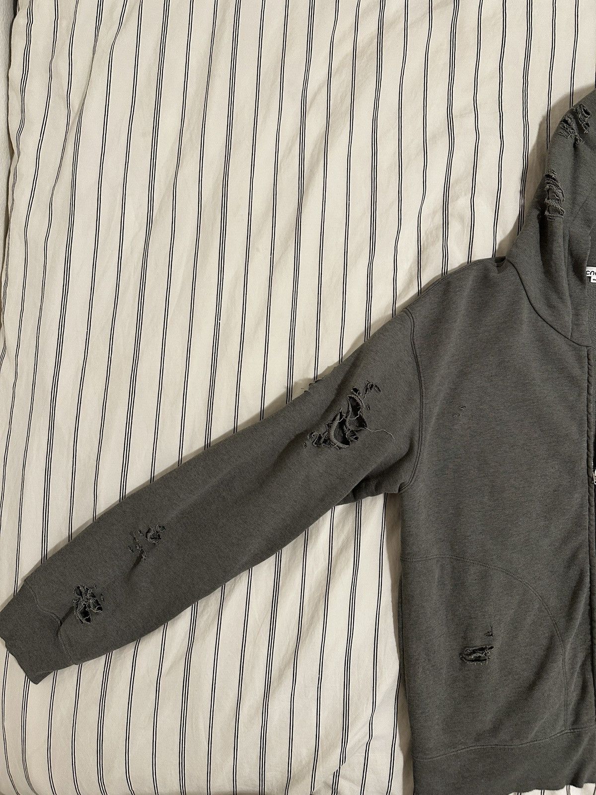 Acne Studios Acne Studios Distressed Logo Hoodie Size US M / EU 48-50 / 2 - 4 Thumbnail