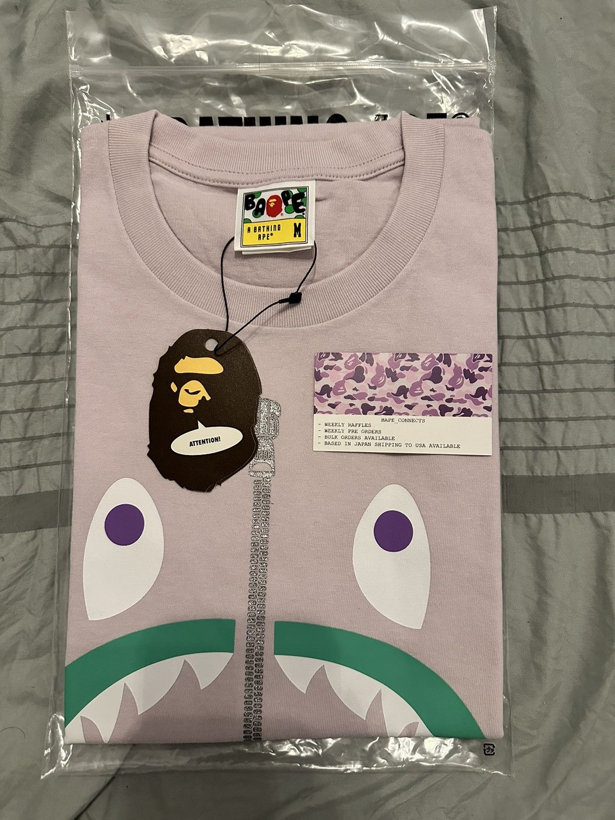 Bape Bape shark logo Tee Size US M / EU 48-50 / 2 - 1 Thumbnail