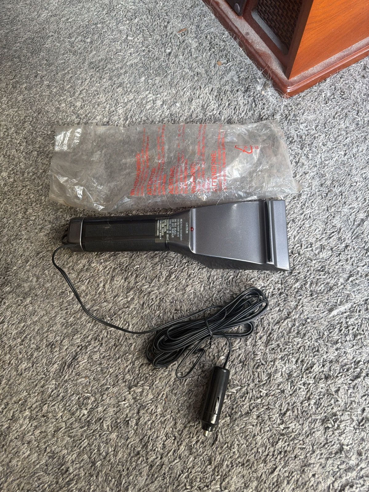 Vintage 1997 E&B Gift Ware Electric Windshield Ice Scraper Size ONE SIZE - 1 Thumbnail