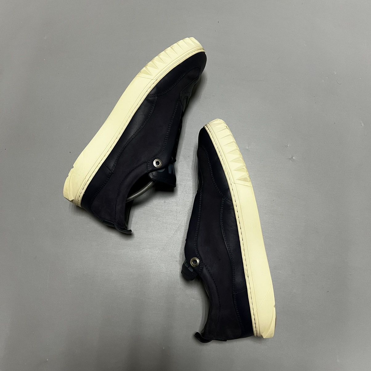 Salvatore Ferragamo Salvatore Ferragamo Navy Blue Leather Sneakers Men's Size US 9 / EU 42 - 9 Thumbnail