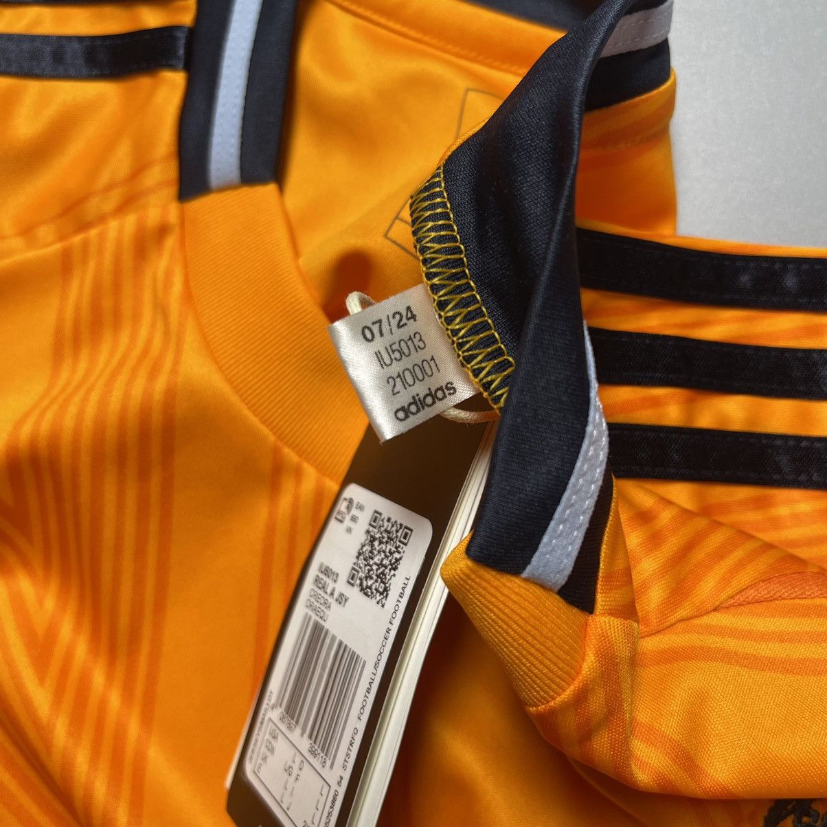 Adidas REAL MADRID ADIDAS 2024/2025 SOCCER AWAY JERSEY Size US L / EU 52-54 / 3 - 5 Thumbnail