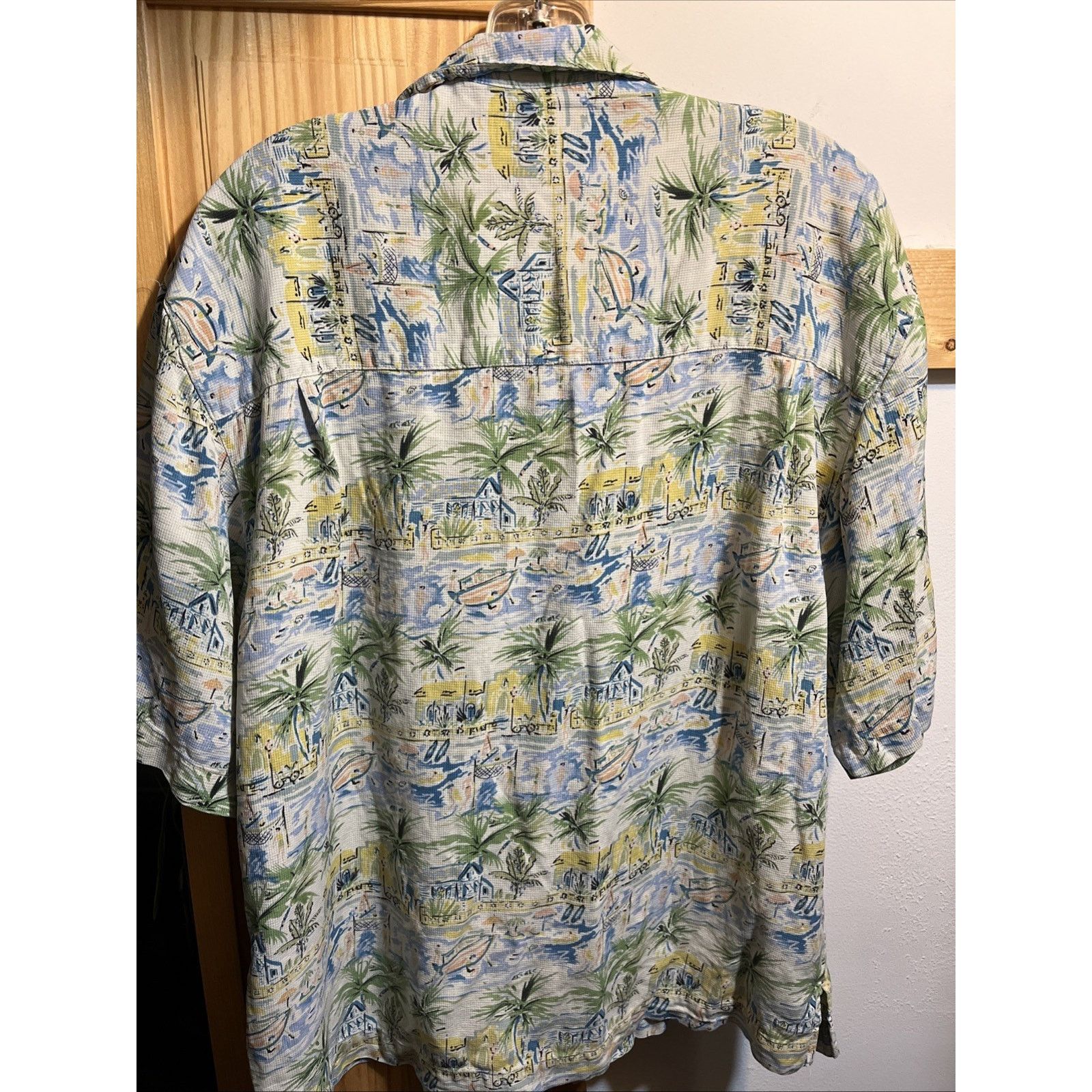Other Bermuda Bay 100% Silk Hawaiian Shirt Men's Large Blue Fish Size US L / EU 52-54 / 3 - 7 Thumbnail