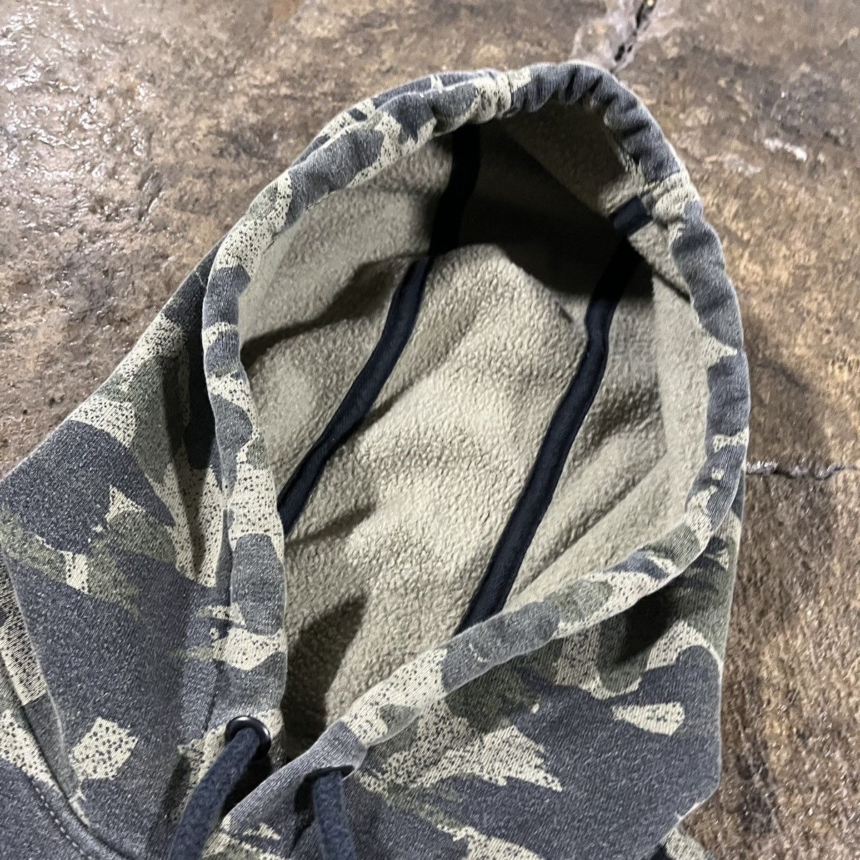 Carhartt Carhartt Camo Y2K Logo Hoodie Essential Skater Size Small Size US S / EU 44-46 / 1 - 5 Thumbnail