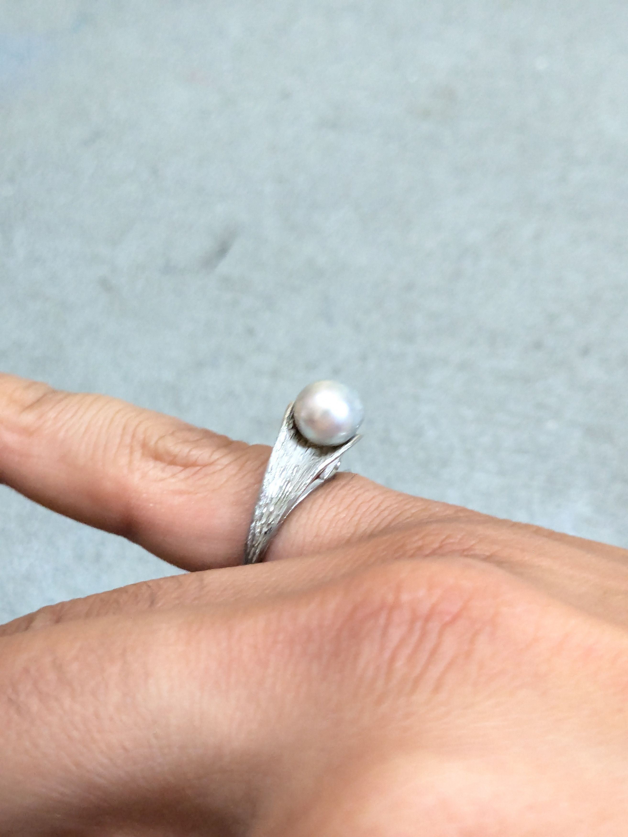 Vintage Vintage Sterling Silver Ring Pearl 6.75 Modern Avant Garde Size ONE SIZE - 11 Thumbnail