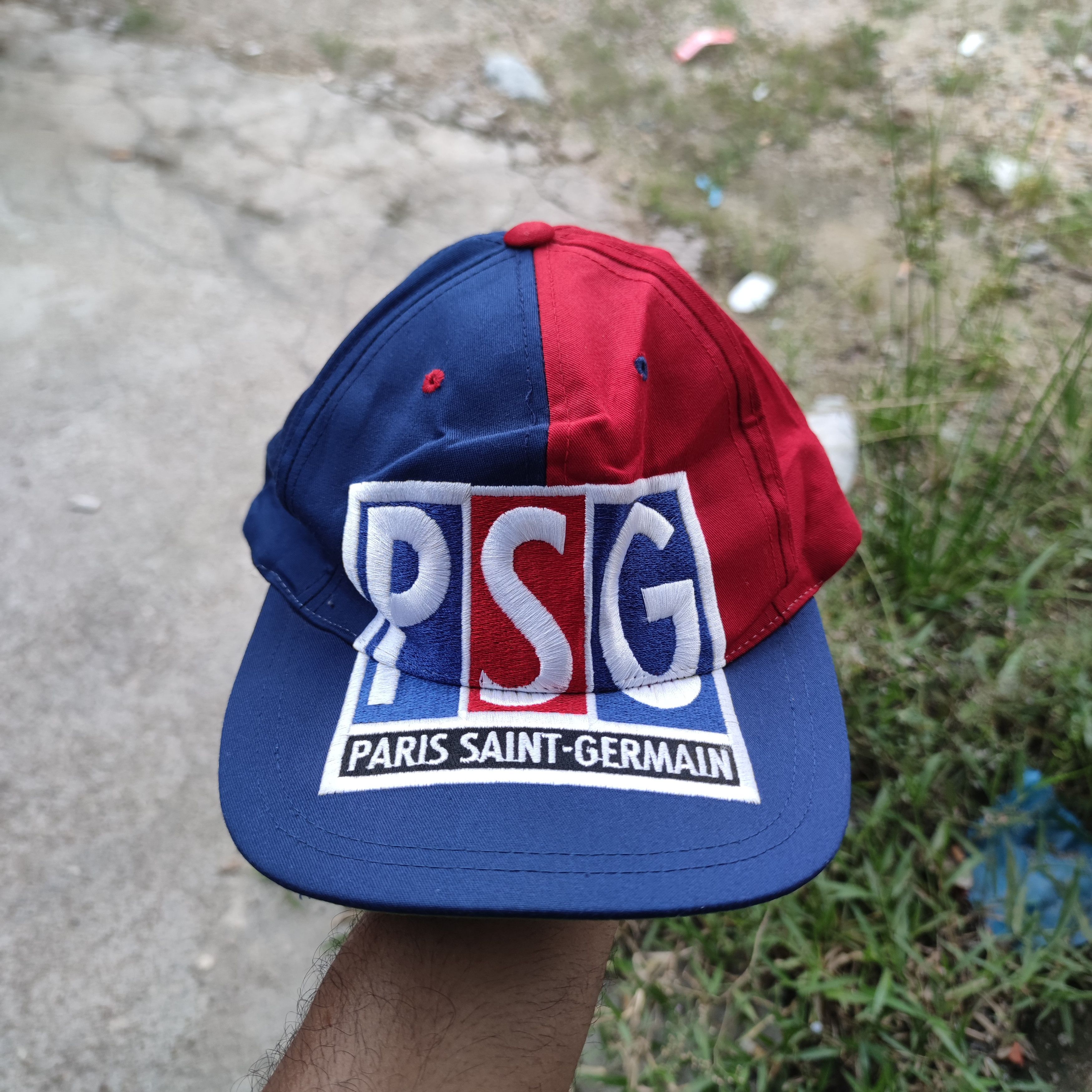 PARIS SAINT GERMAIN CAP BY NUTMEG MILLS