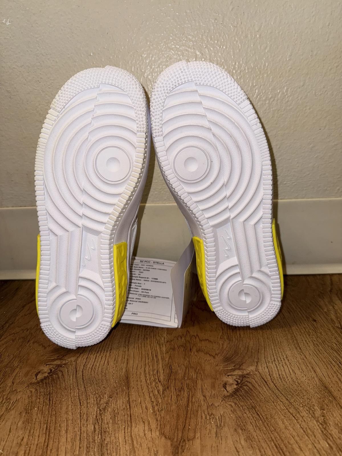 Nike Nike air Force Fontanka White Optic Yellow Sample (Women’s) Size US 7 / IT 37 - 3 Thumbnail