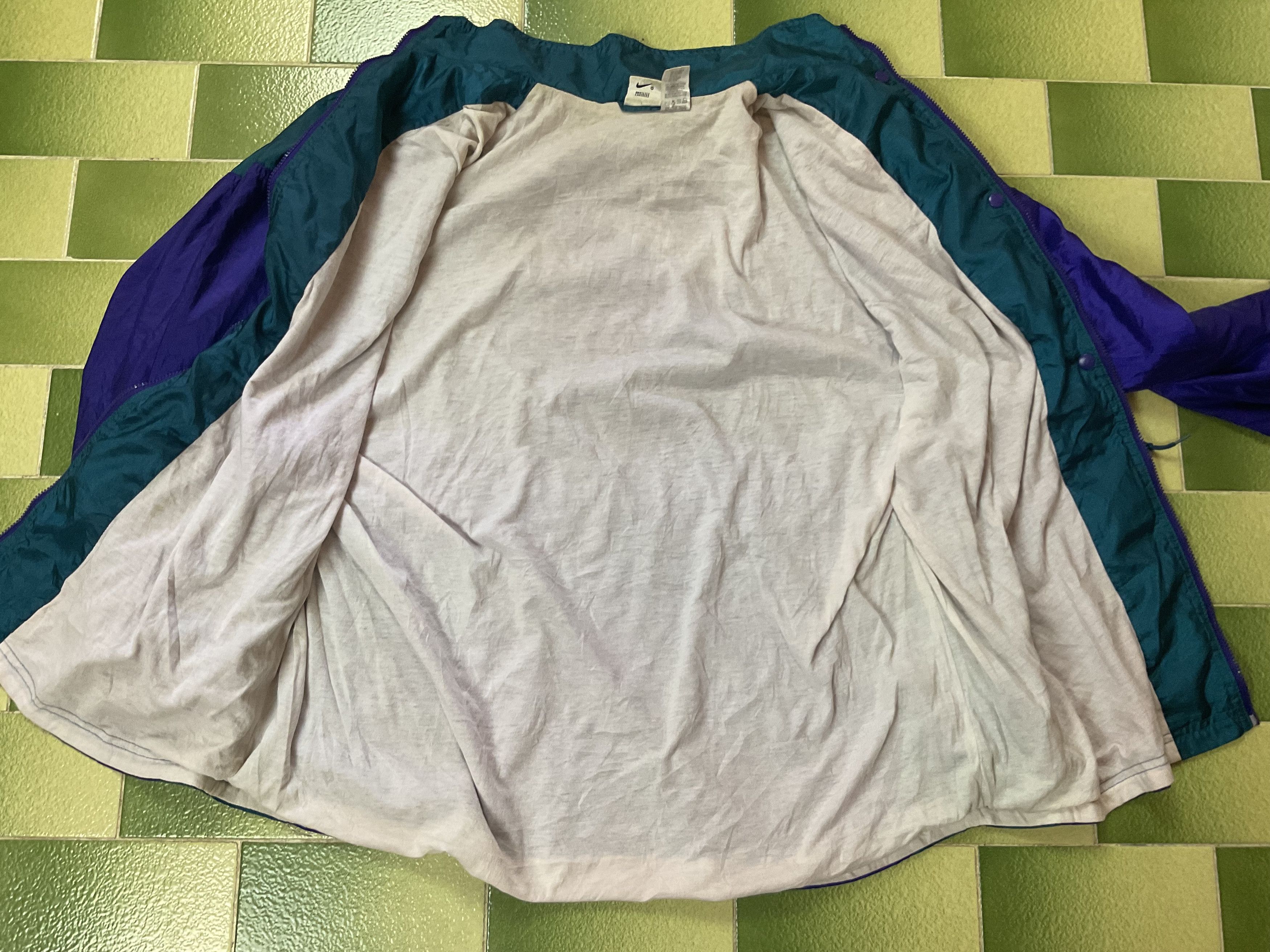 Nike Vintage 90s Nike Lady Foot Locker Windbreaker Jacket Womens Size L / US 10 / IT 46 - 5 Thumbnail