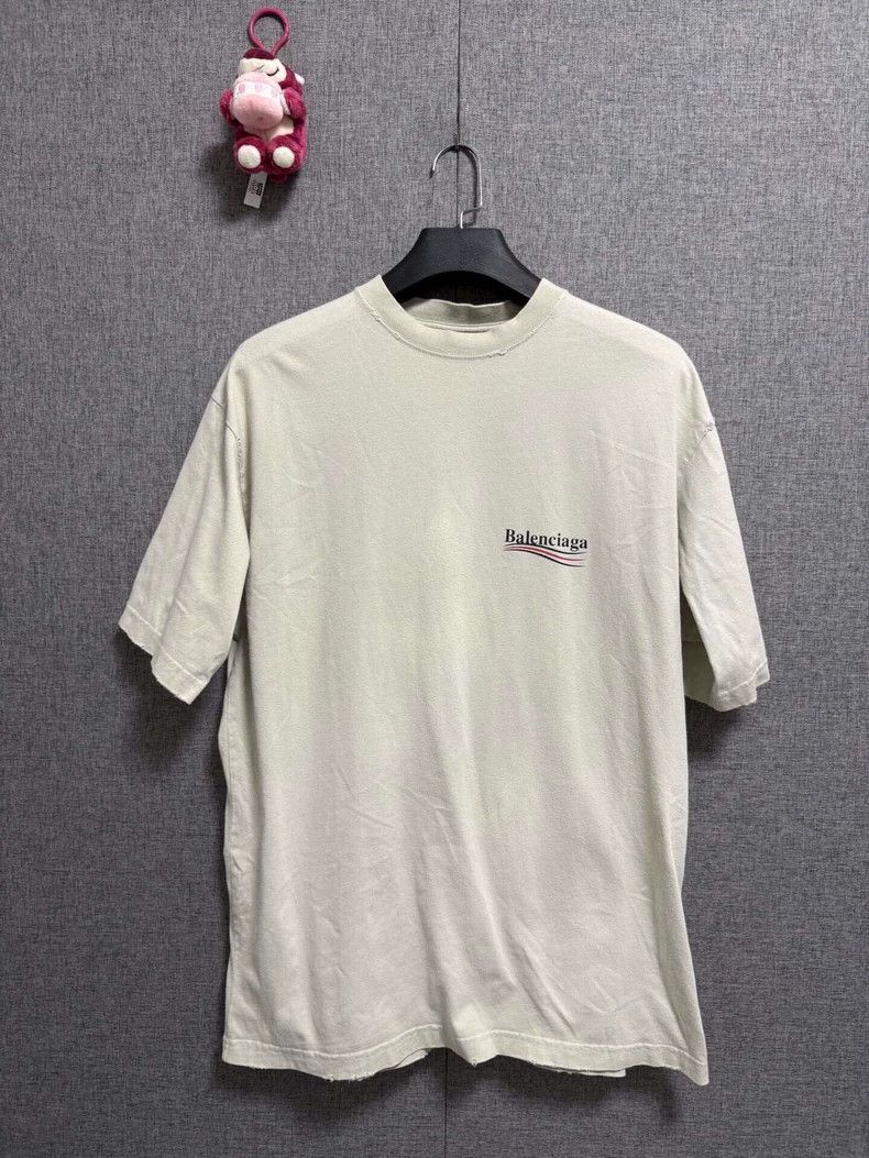 Balenciaga Balenciaga Cracked Print Coca-Cola T-Shirt Size XS Size US XS / EU 42 / 0 - 1 Thumbnail