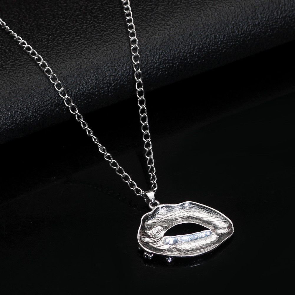 Vintage Skeleton and Lips Pendant Chain Necklace Size ONE SIZE - 3 Thumbnail