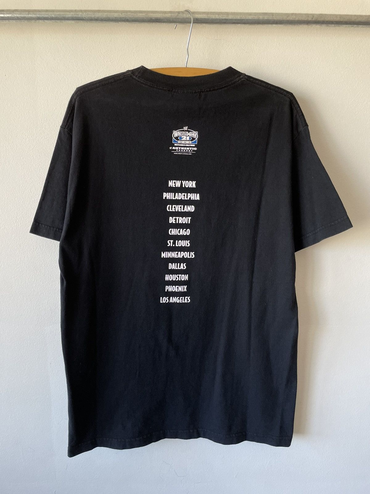 Vintage × WWE Vintage 2004 WWE Wrestle Mania 21 Tour tee Size US L / EU 52-54 / 3 - 6 Thumbnail