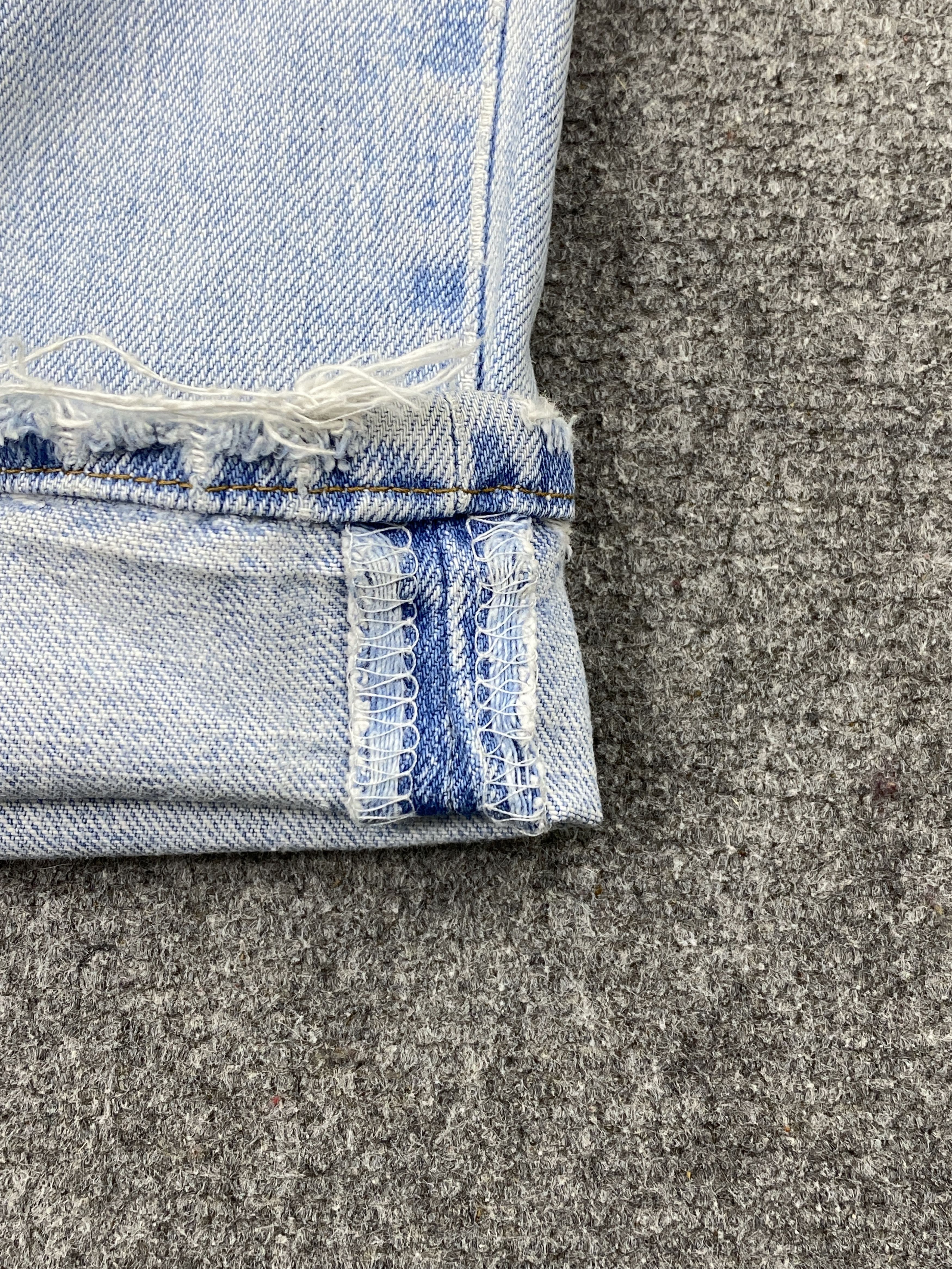 Levi's Vintage Levis 501 Light Wash Ripped Jeans DP2754 Size US 28 / EU 44 - 15 Thumbnail
