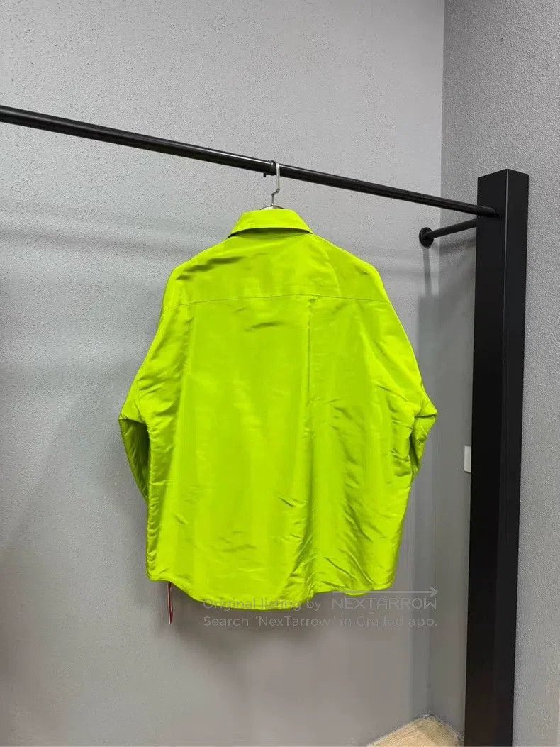 Valentino Valentino Green silhouette shirt Size S / US 4 / IT 40 - 2 Thumbnail