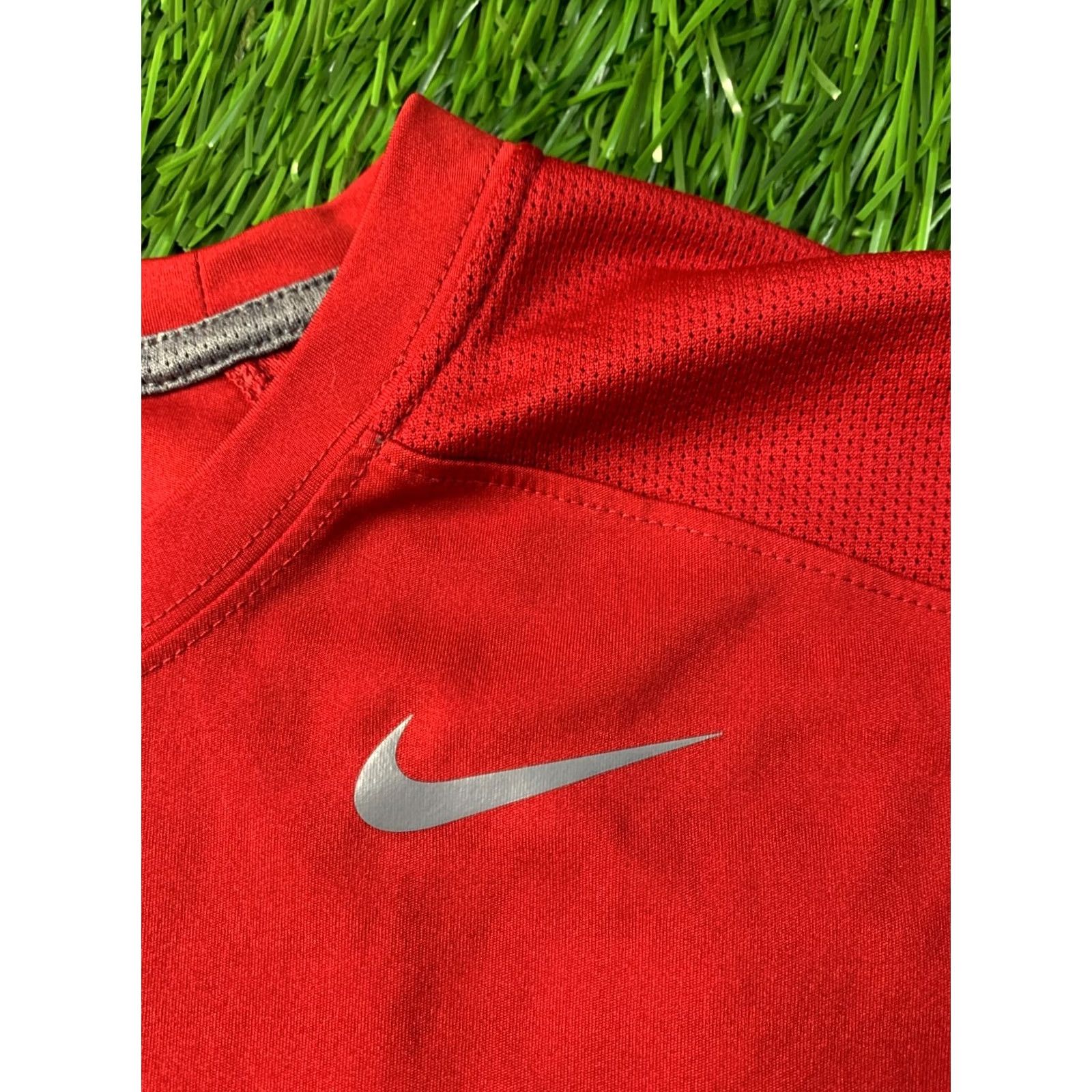 Nike NIKE Shirt Men M Medium Red and Gray Dri-Fit ORIGINAL 2016 Training Nike Running Jersey T-Shirt Short Sleeve Crew Neck Sports Size US M / EU 48-50 / 2 - 3 Thumbnail