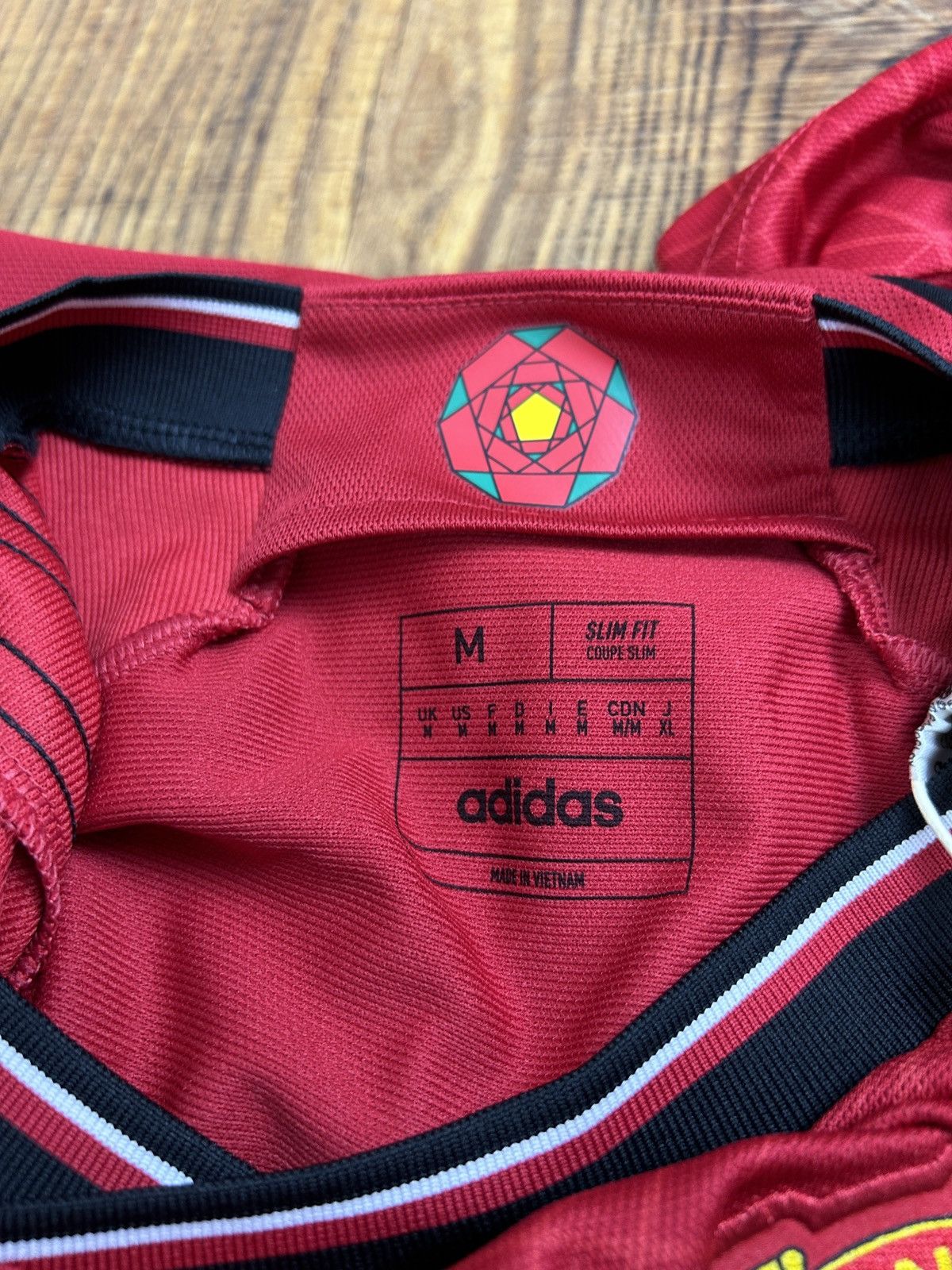 Adidas BNWT Adidas Manchester United 2023/24 Home Soccer Jersey M Size US M / EU 48-50 / 2 - 7 Thumbnail