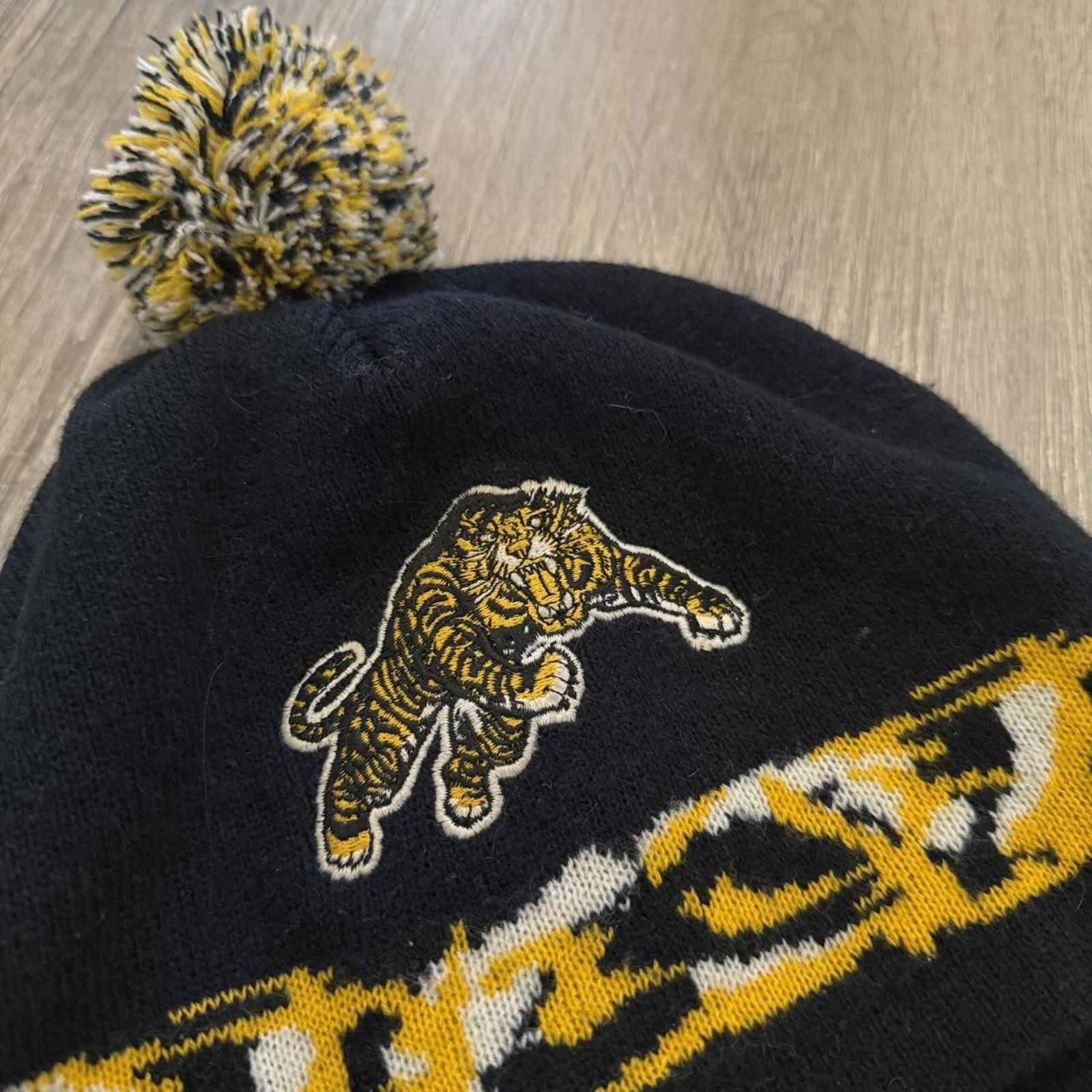 Puma Vintage Hamilton tiger cats Pom Pom puma beanie 90s OS Size ONE SIZE - 2 Thumbnail