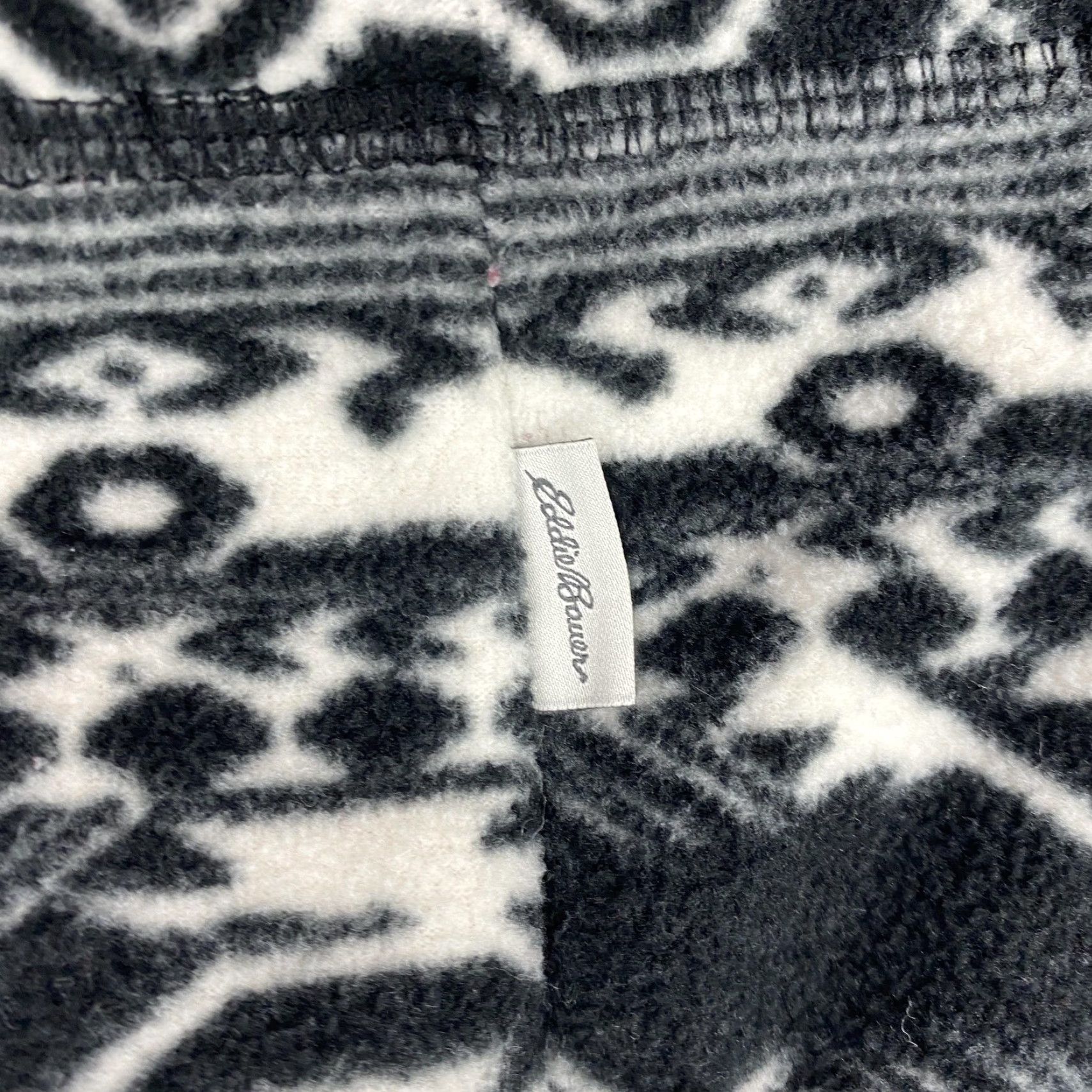 Eddie Bauer Eddie Bauer Pullover Womens Medium Black White Fleece Aztec Pattern 1/4 Zip Outdoors Sweatshirt Shirt Size M / US 6-8 / IT 42-44 - 5 Thumbnail