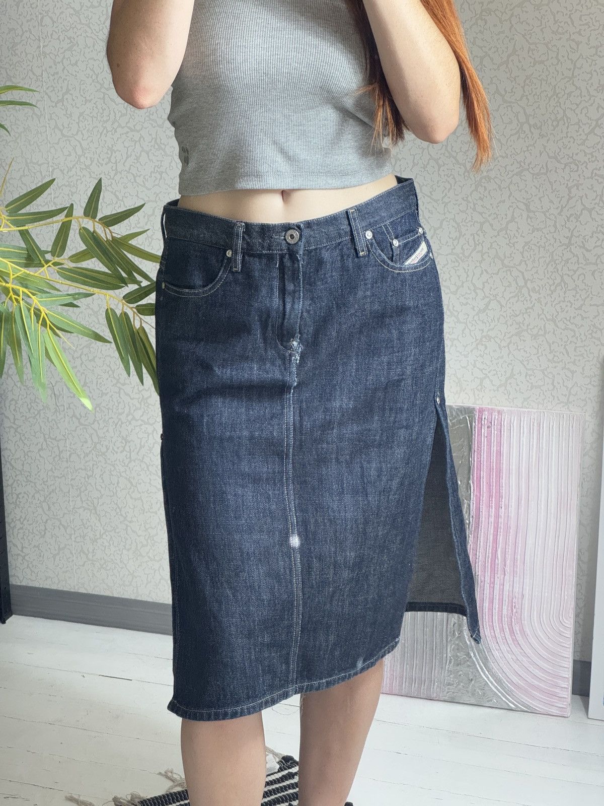 Diesel VINTAGE DIESEL 2000s DENIM MIDI SKIRT Size 28" / US 6 / IT 42 - 4 Thumbnail
