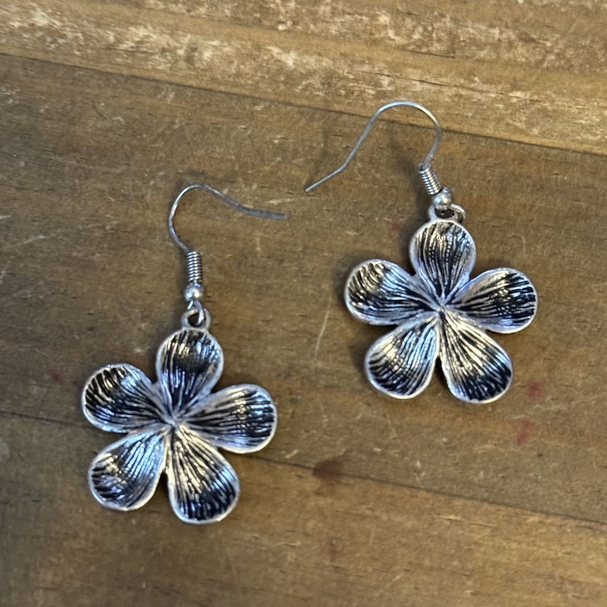 Other Silver tone oxidized rhinestone flower dangle earring Size ONE SIZE - 4 Thumbnail