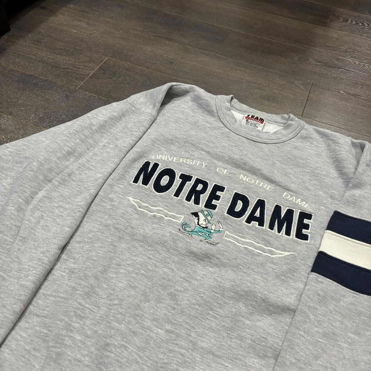Designer vintage notre dame fighting Irish crewneck sweatshirt 90s L Size US L / EU 52-54 / 3 - 4 Thumbnail