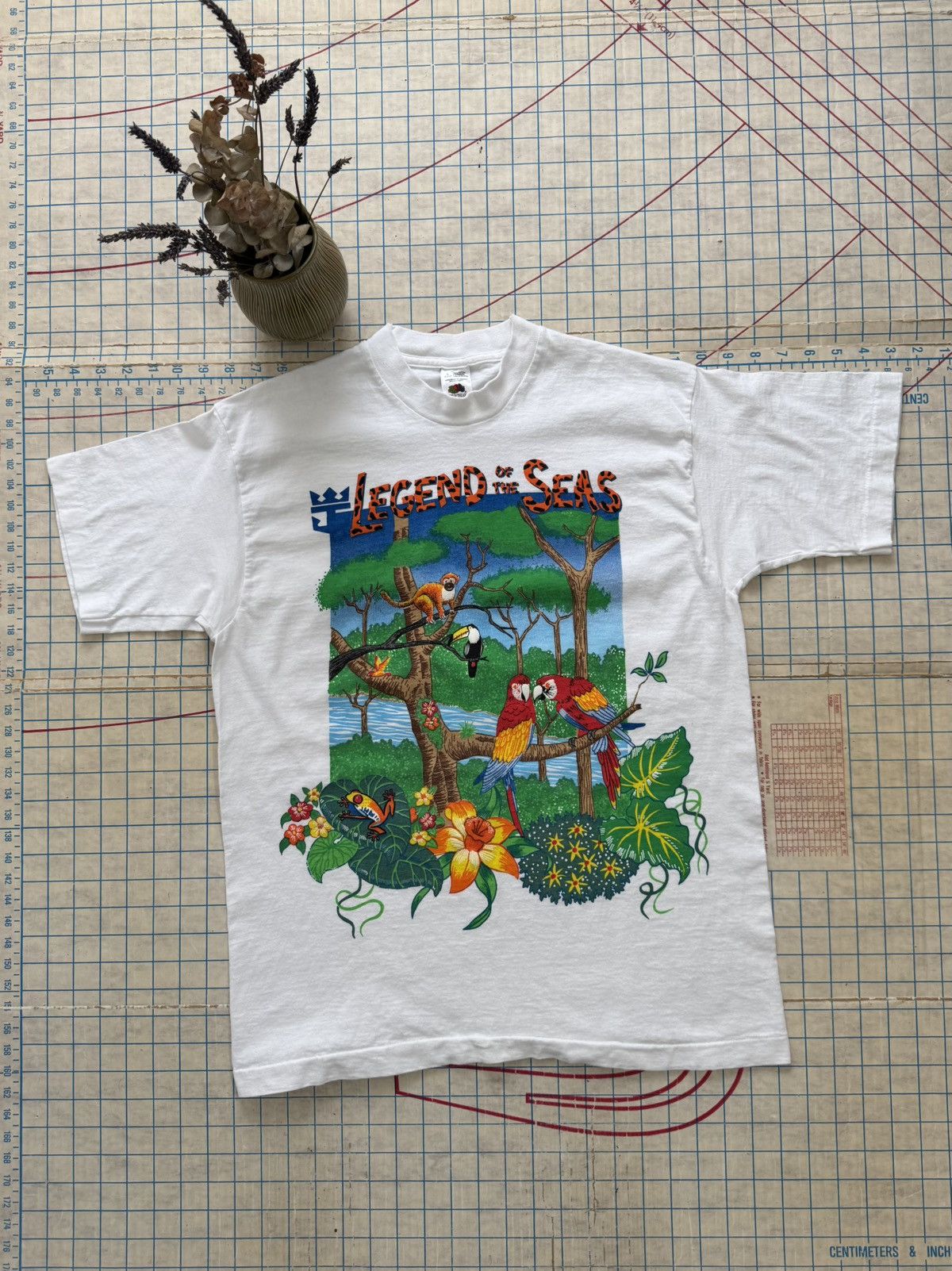 Vintage Vintage Legend of The Sea Animal Graphic Tee Size Large Whit Size US L / EU 52-54 / 3 - 3 Thumbnail
