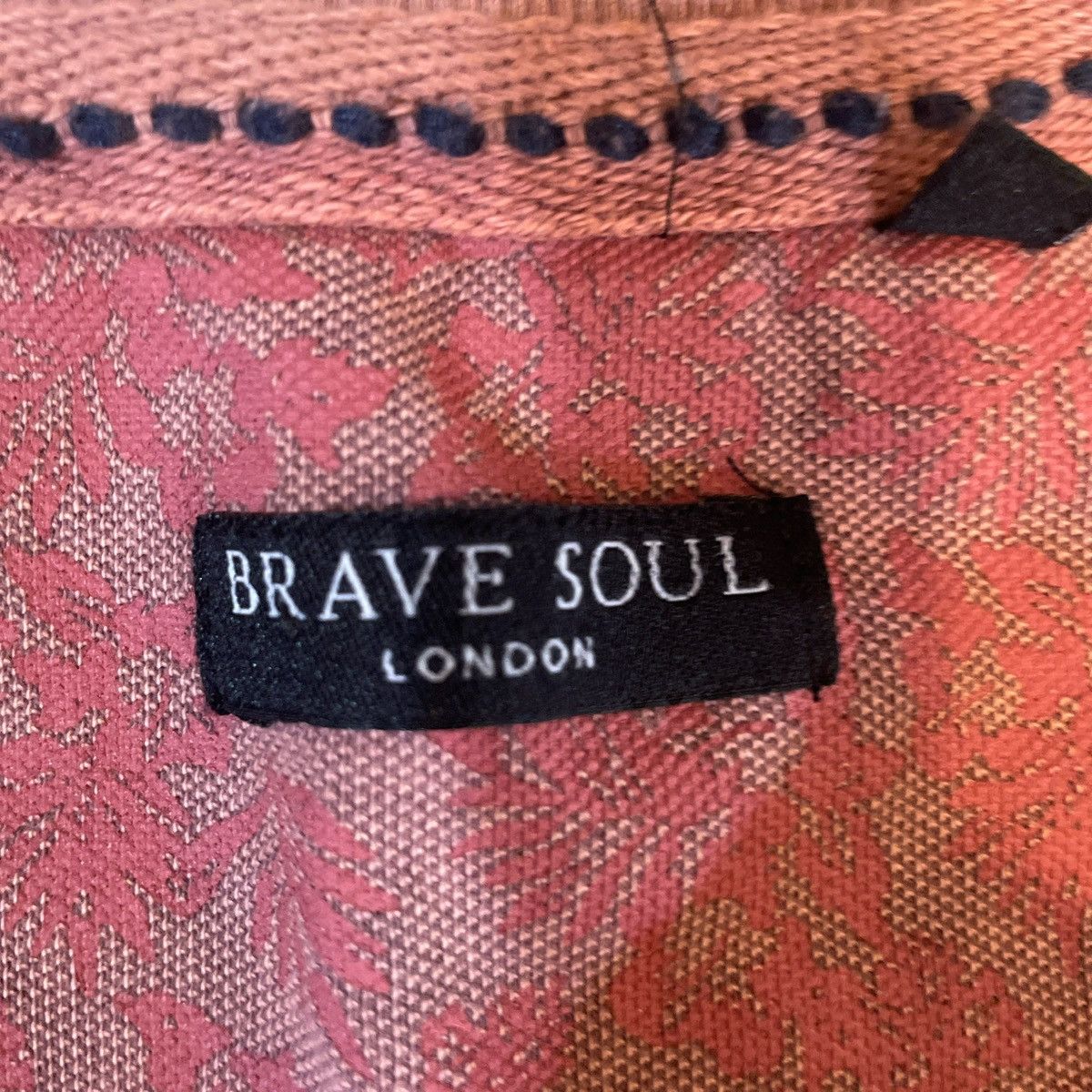 Brave Soul Henley style shirt with floral accent button area Size US S / EU 44-46 / 1 - 2 Thumbnail
