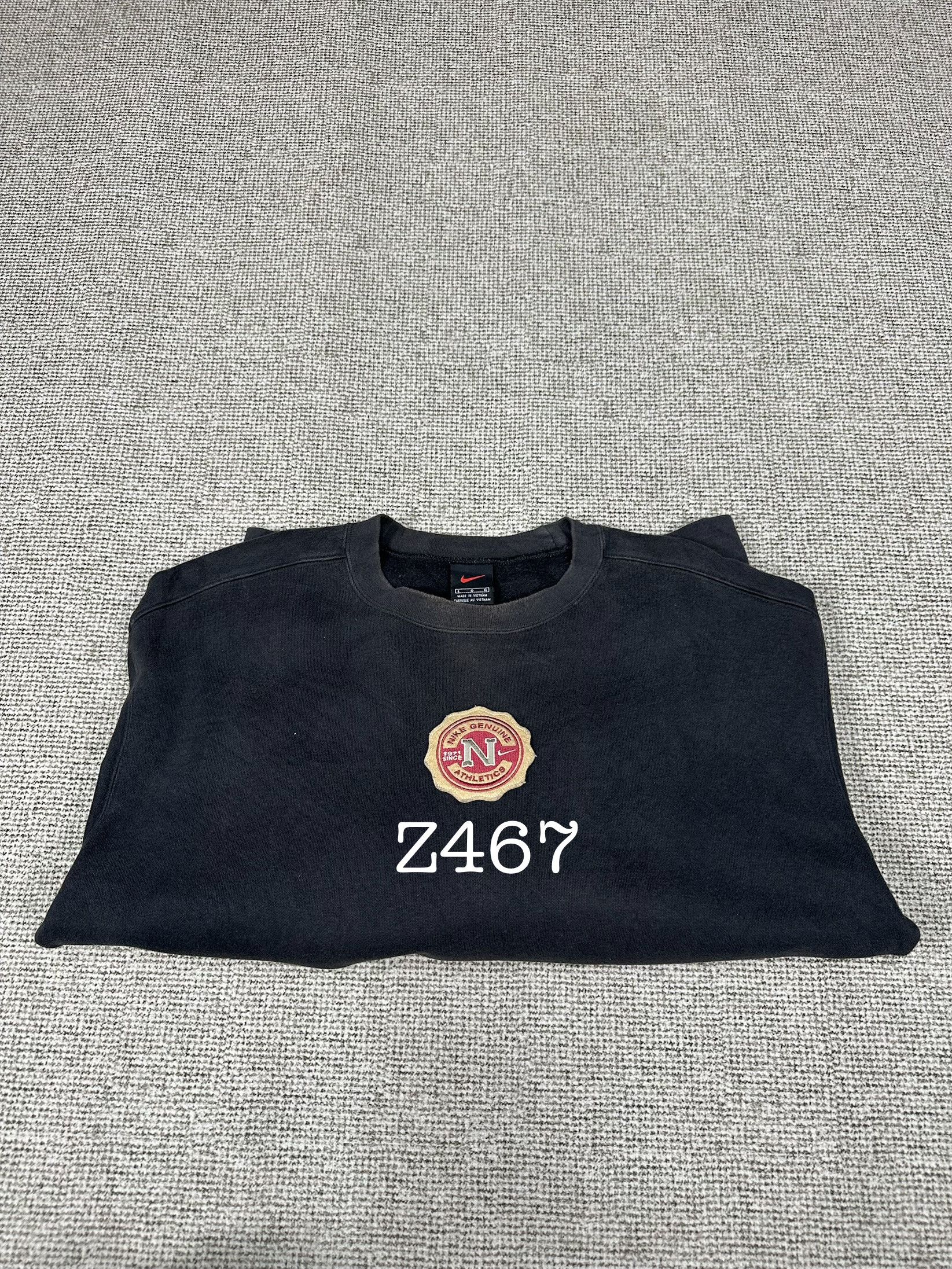 Nike Vintage Faded Nike Athletic Center Logo Crewneck Z467 Size US L / EU 52-54 / 3 - 13 Thumbnail