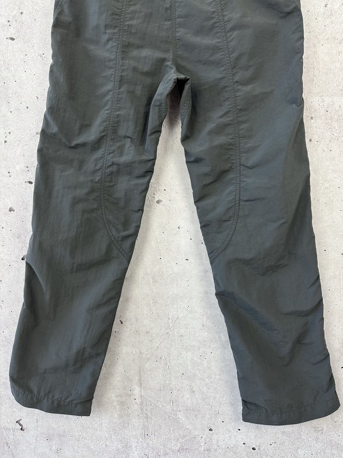 The North Face × Vintage Vintage The North Face Grey Outdoor Nylon Women’s Pants Size 28" / US 6 / IT 42 - 7 Thumbnail