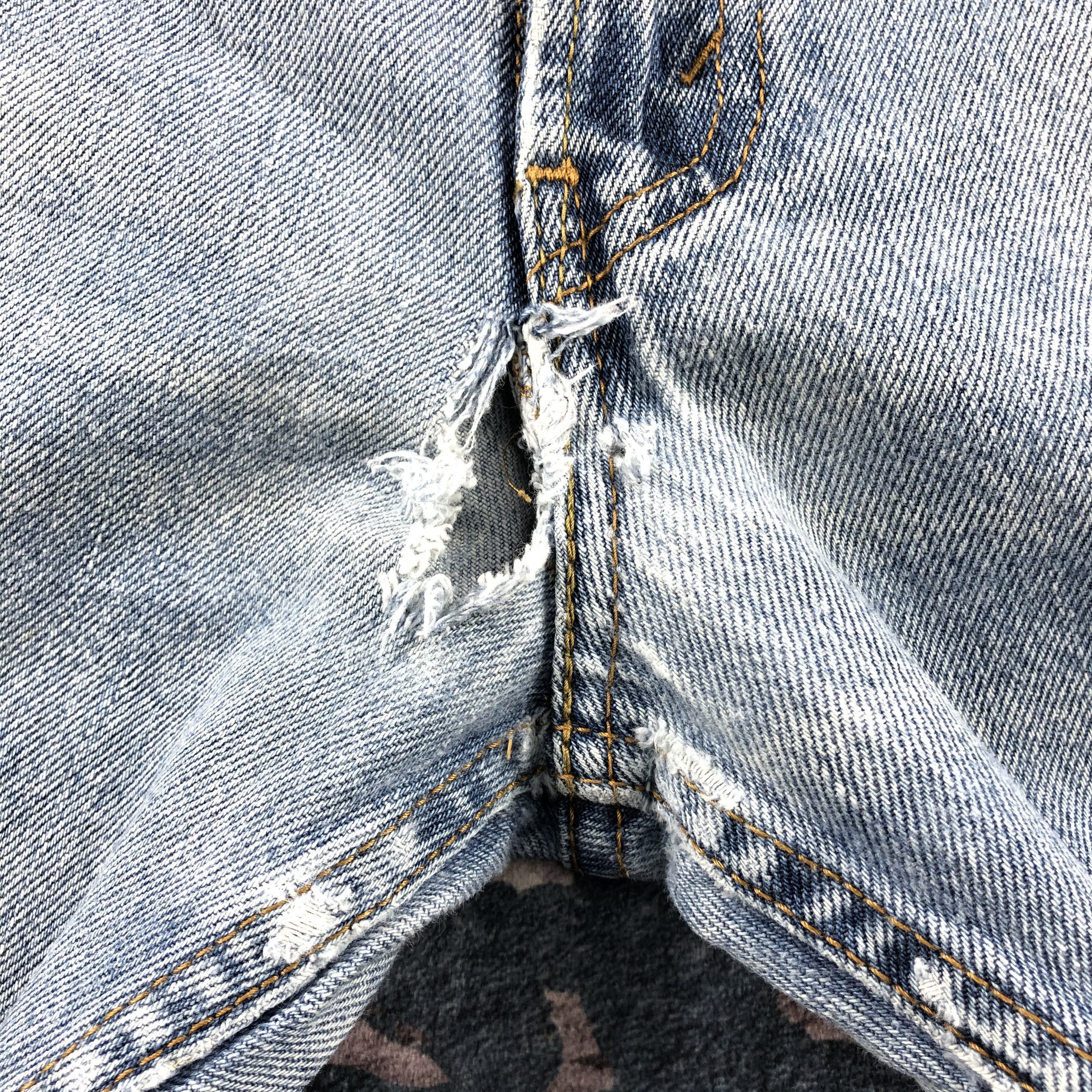 Levi's × Vintage Vintage Light Wash Levis 505 Jeans-JM2569 Size US 31 - 9 Thumbnail