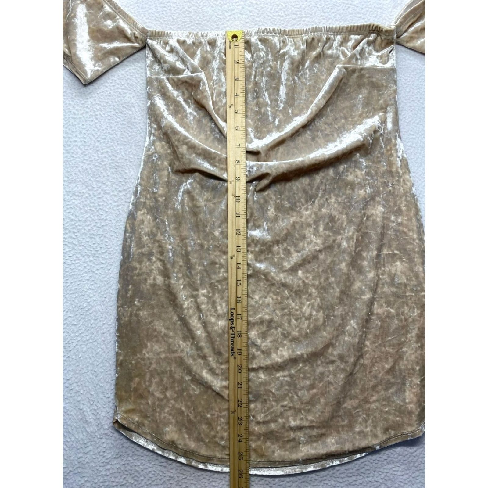 Forever 21 Forever 21+ Gold Velvet Off-Shoulder Dress Plus 0X Women Size XL / US 12-14 / IT 48-50 - 5 Thumbnail