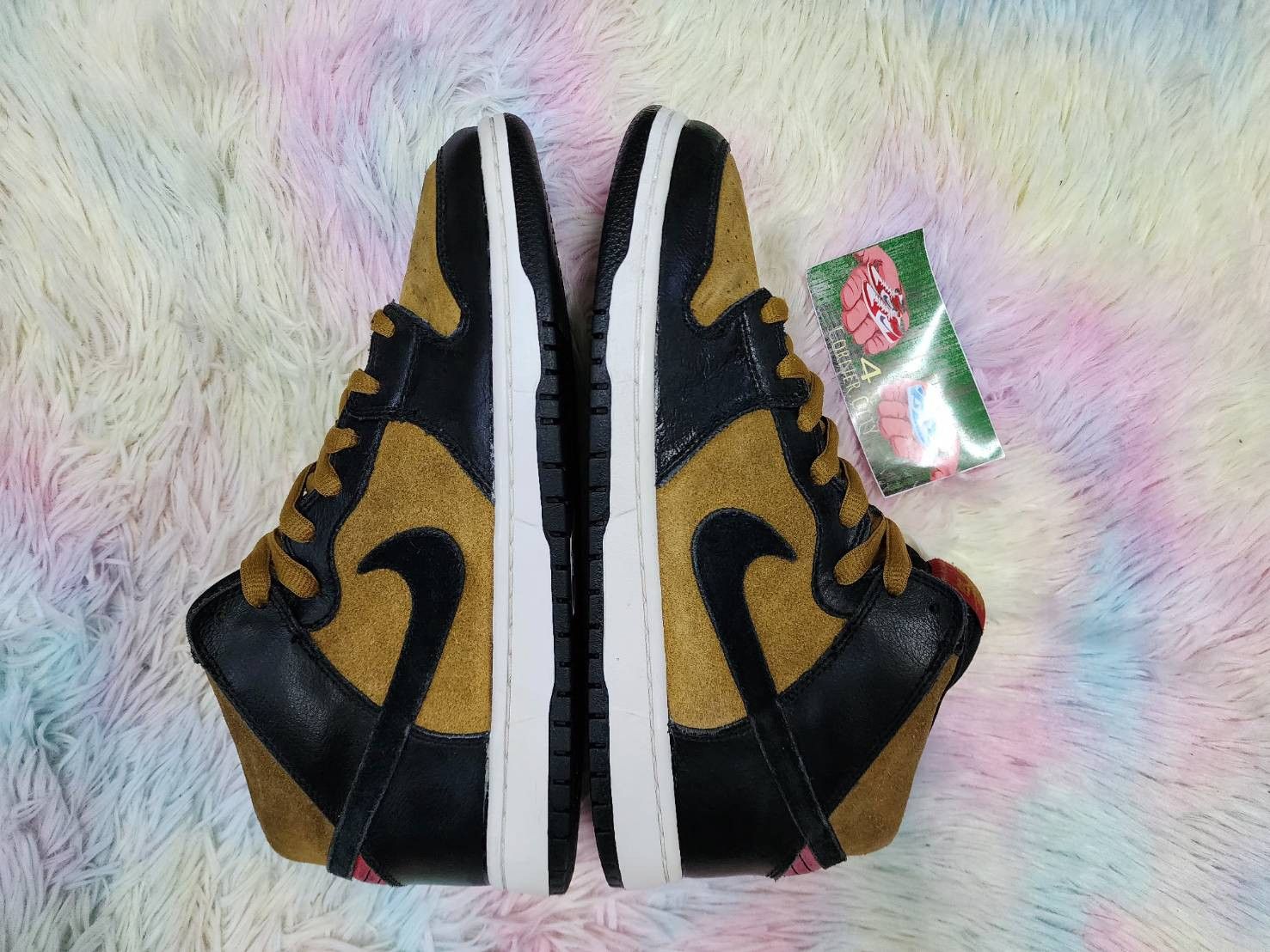 Nike Nike Sb Dunk Mid Golden Hops Size US 9.5 / EU 42-43 - 6 Thumbnail