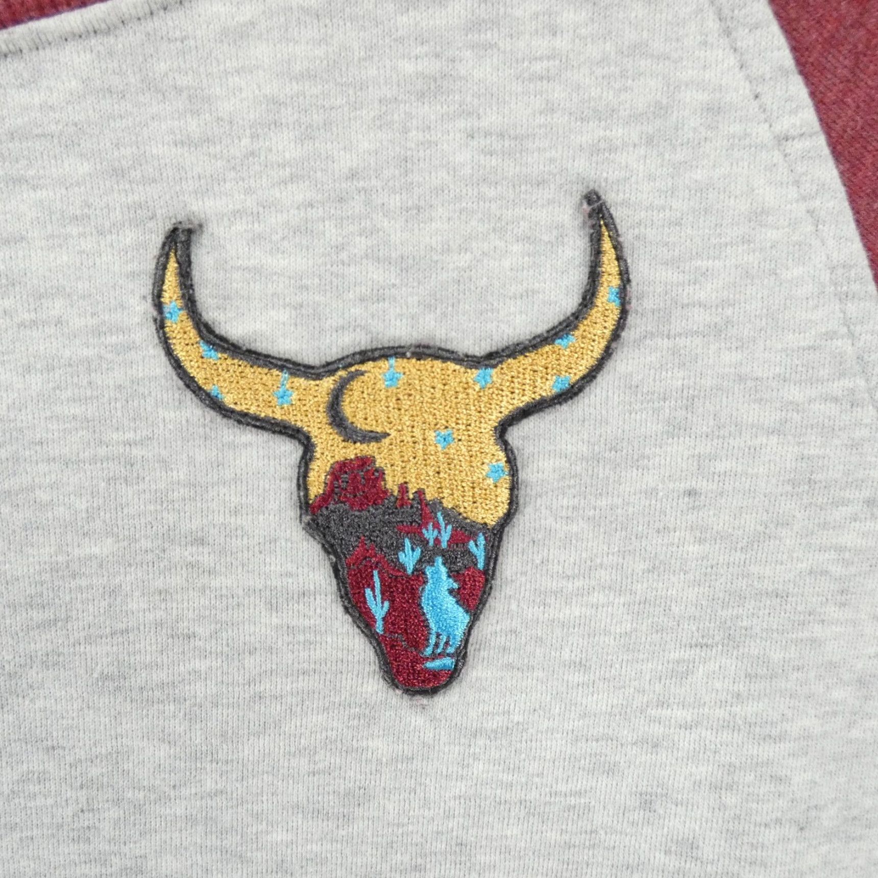 Vintage Cruel Sweatshirt Women Medium Long Sleeve Pullover Gray Red w Bull Skull Size M / US 6-8 / IT 42-44 - 7 Thumbnail