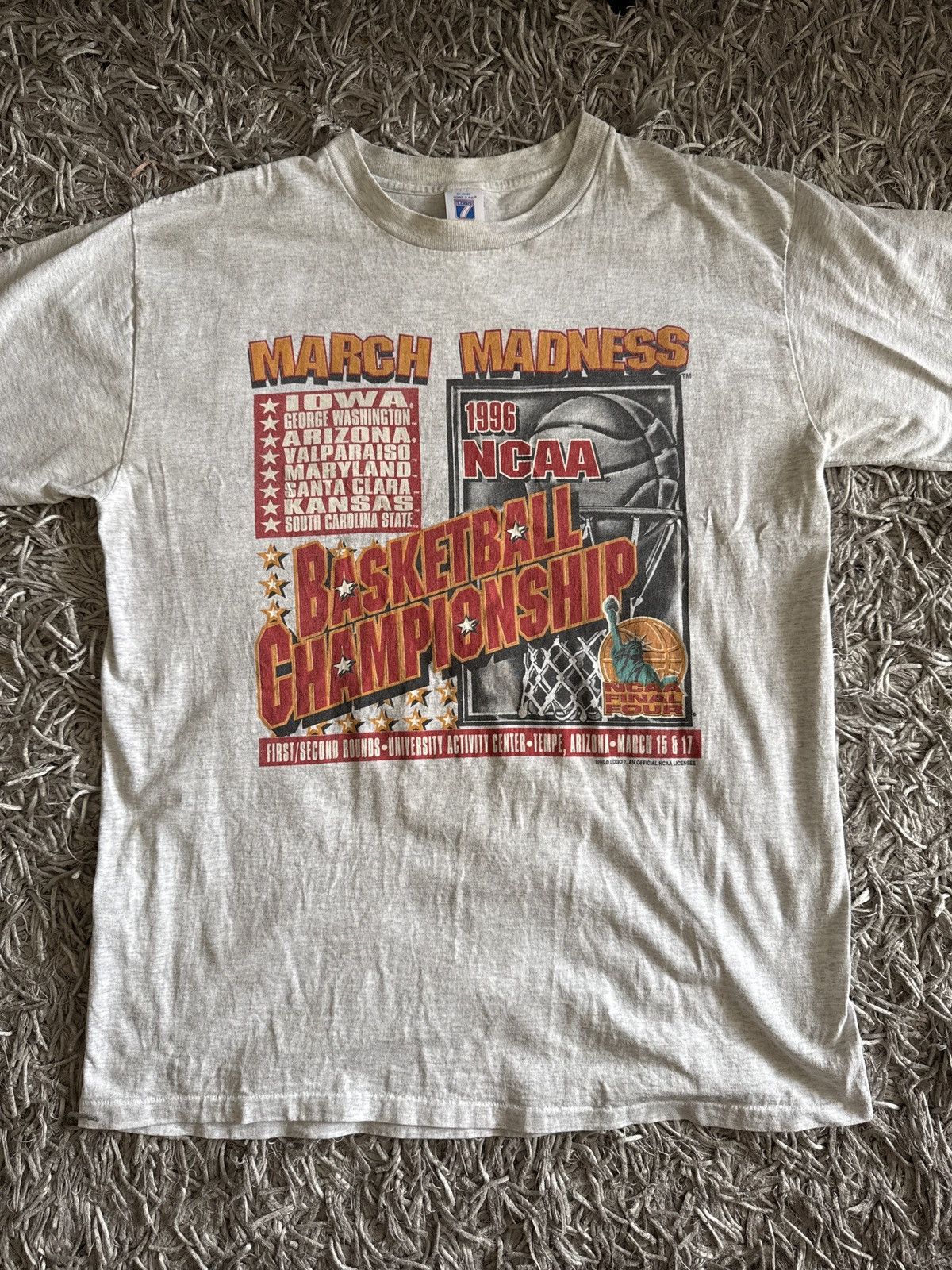 Logo 7 × Vintage Vintage NCAA Basketball Logo 7 t shirt Size US XL / EU 56 / 4 - 1 Thumbnail