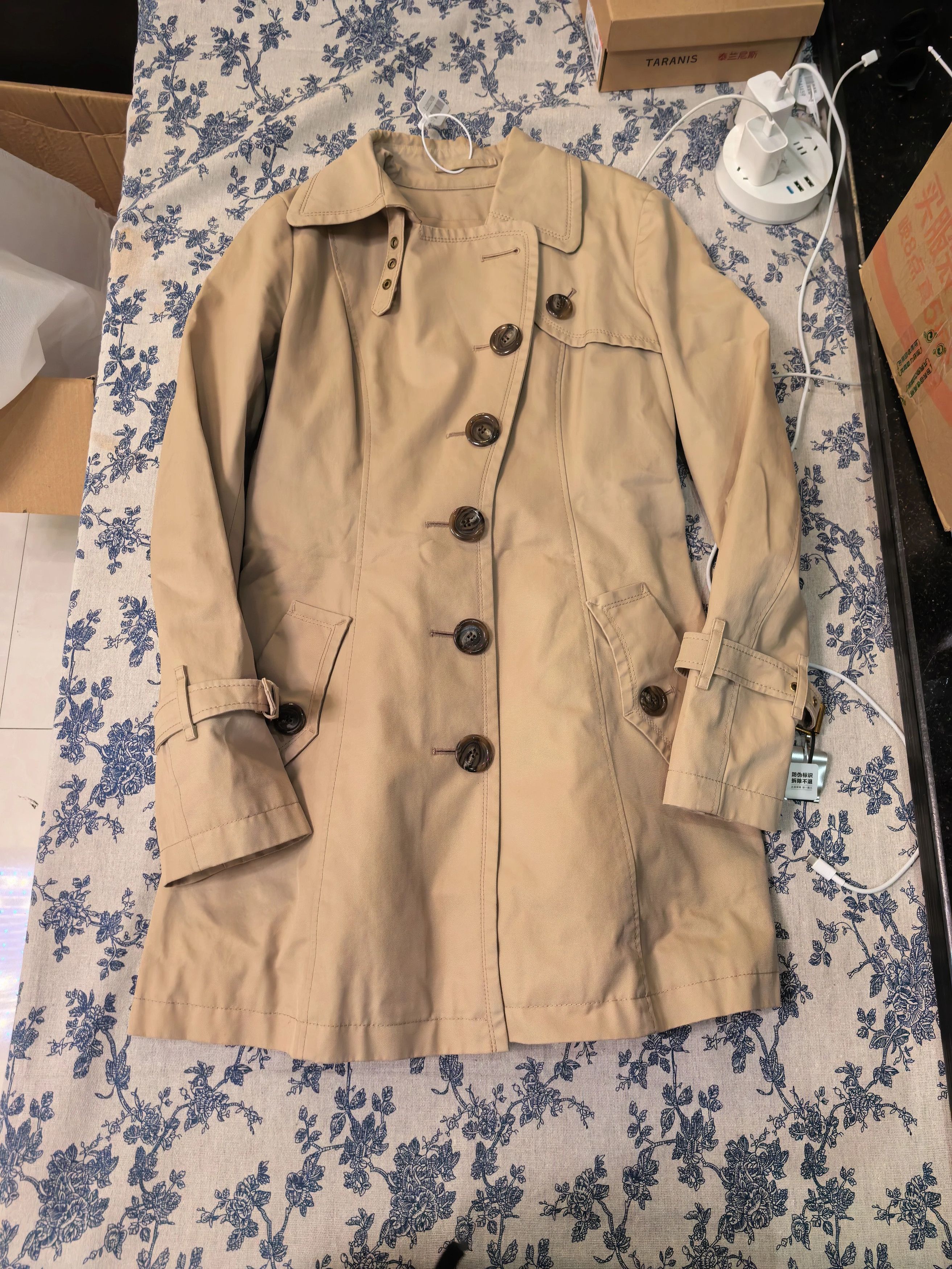 Burberry Burberry Blue Label Detachable Liner Trench 40 Like New Size S / US 4 / IT 40 - 1 Thumbnail