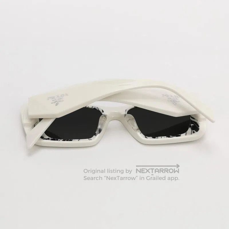Prada Prada Logo Frame Sunglasses in White. Size ONE SIZE - 3 Thumbnail